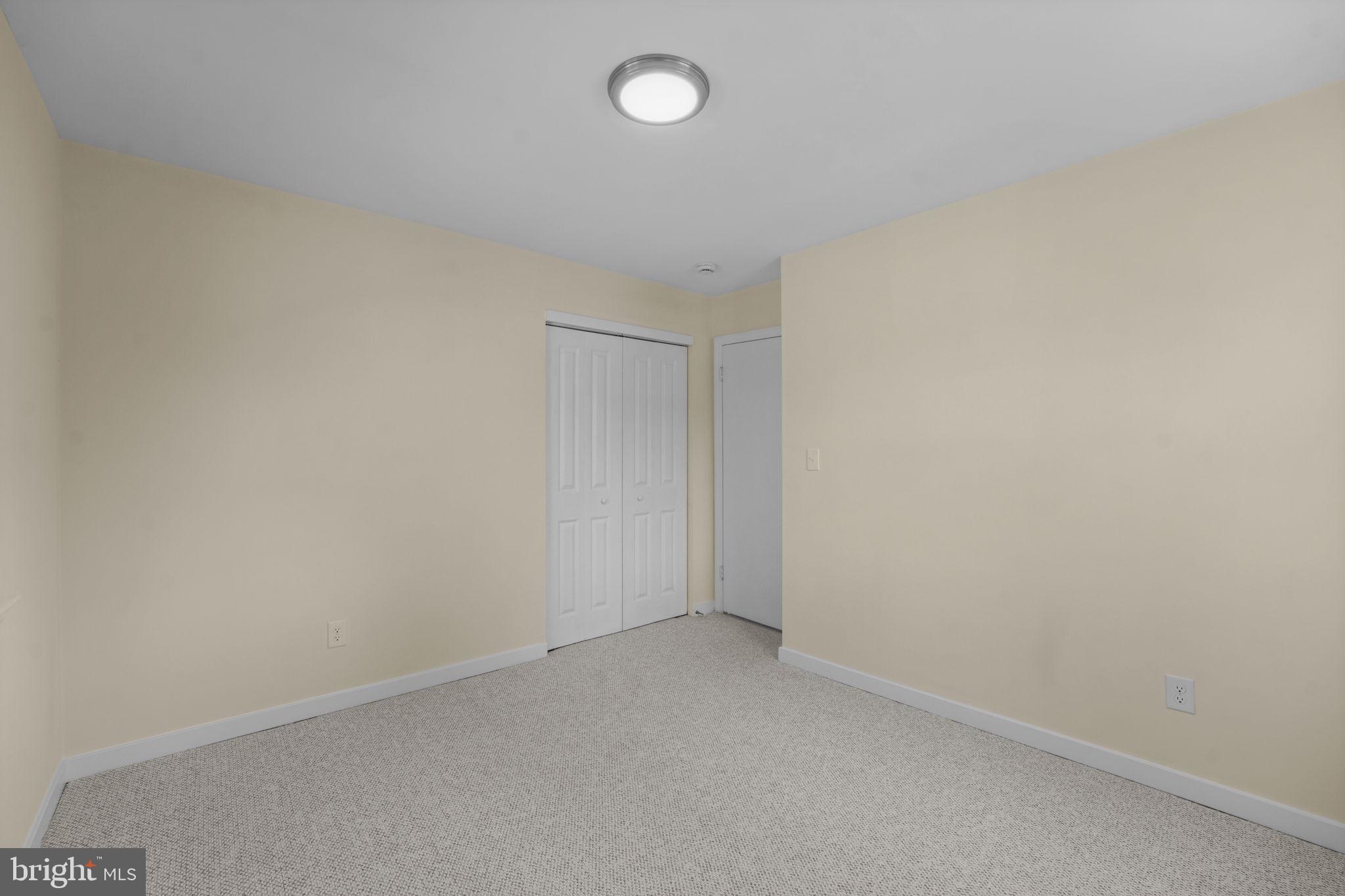 NEW CARROLLTON - Residential