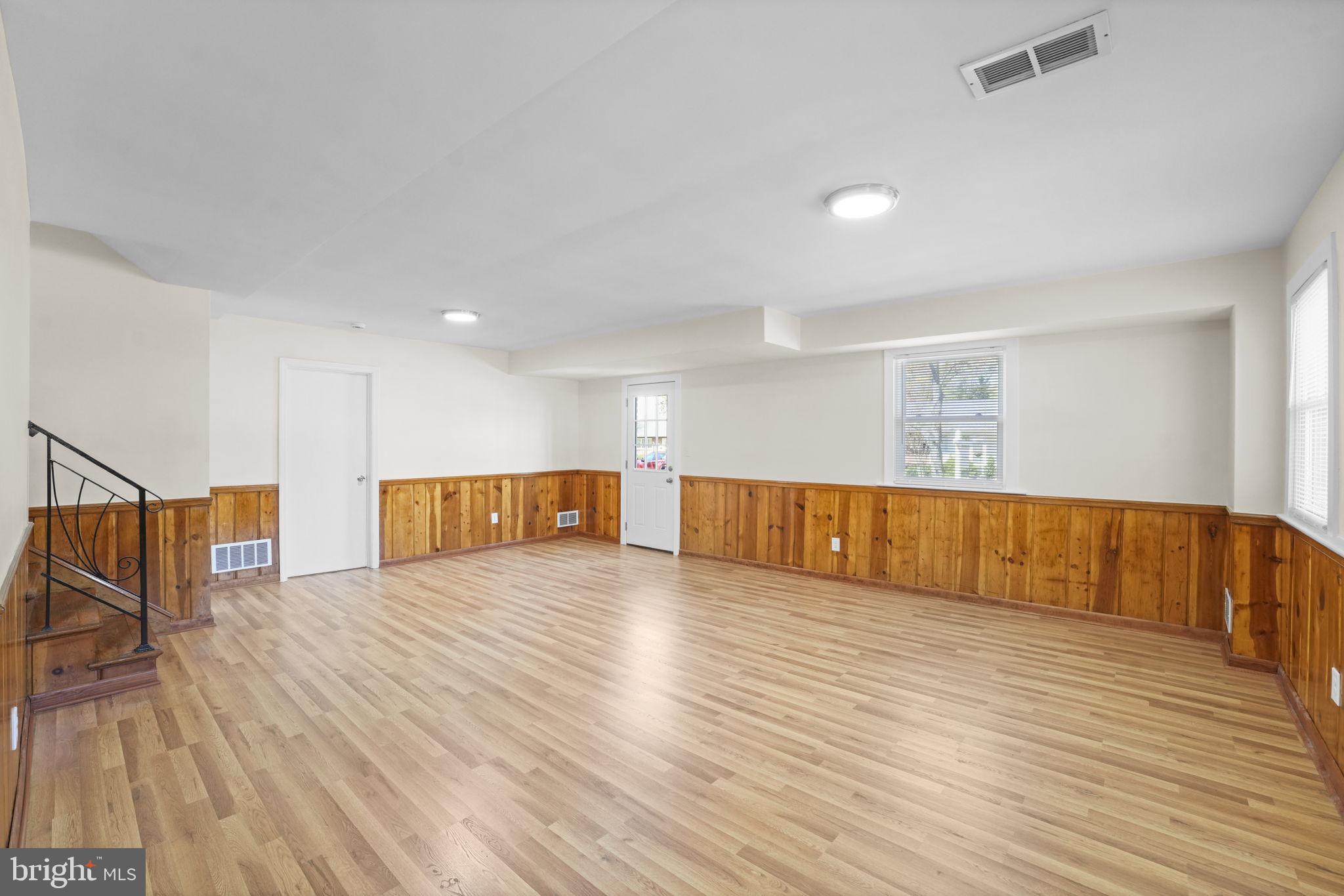 NEW CARROLLTON - Residential