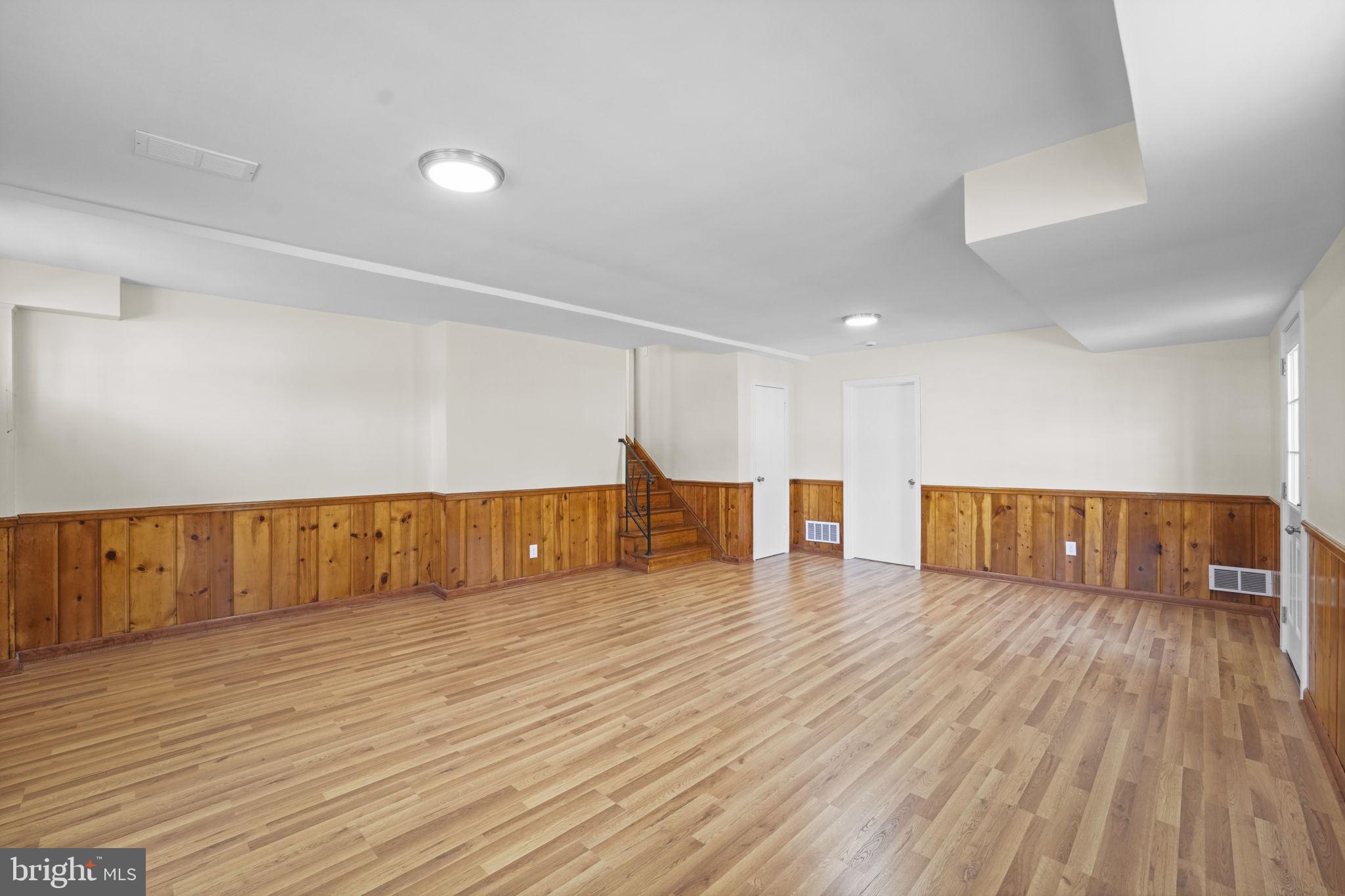 NEW CARROLLTON - Residential