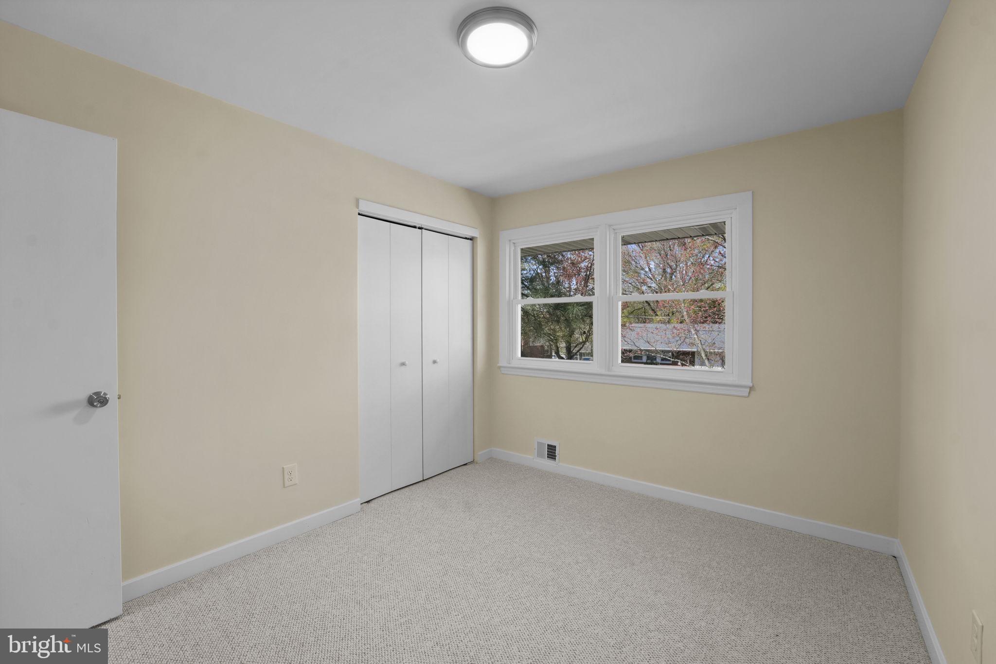 NEW CARROLLTON - Residential