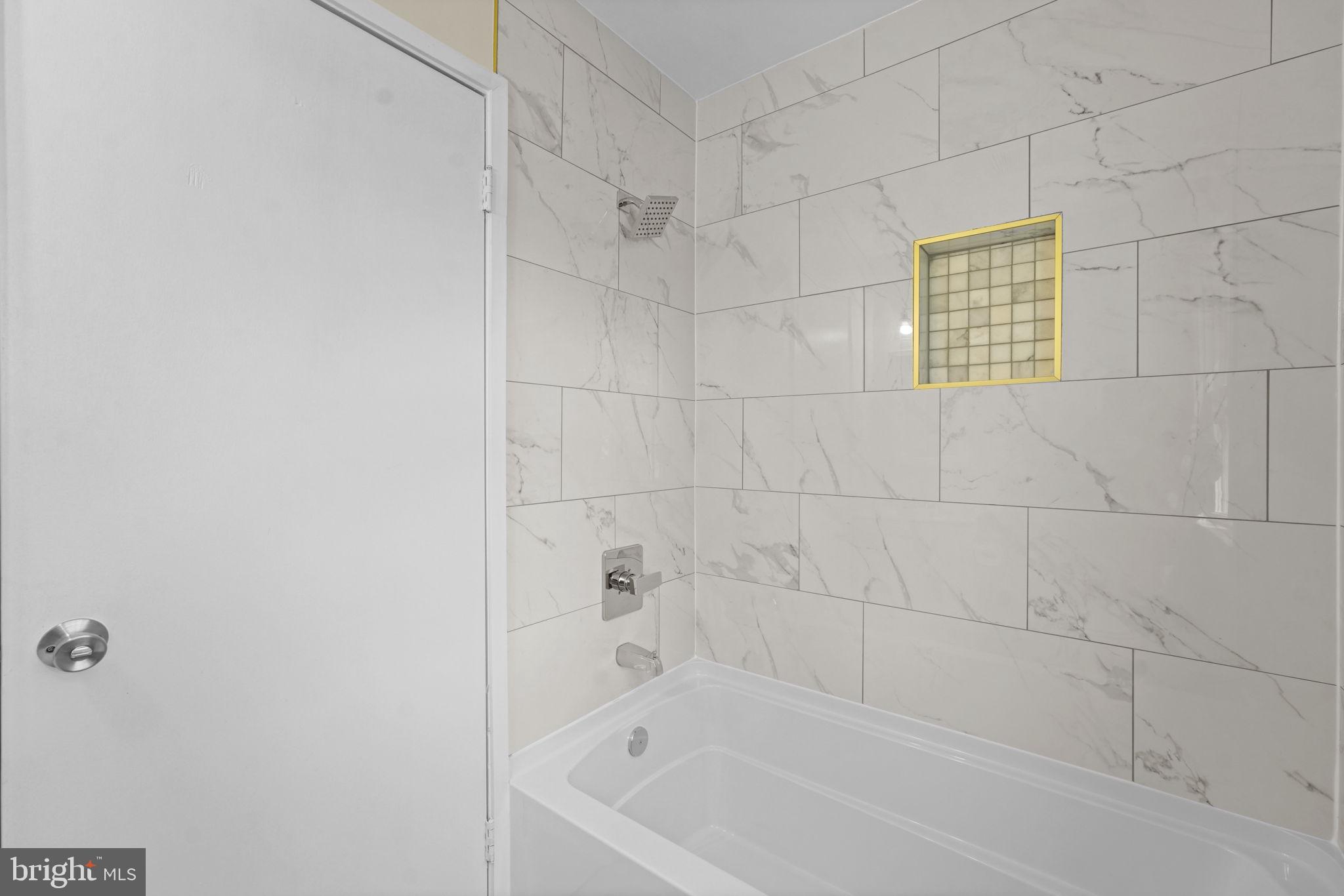 NEW CARROLLTON - Residential