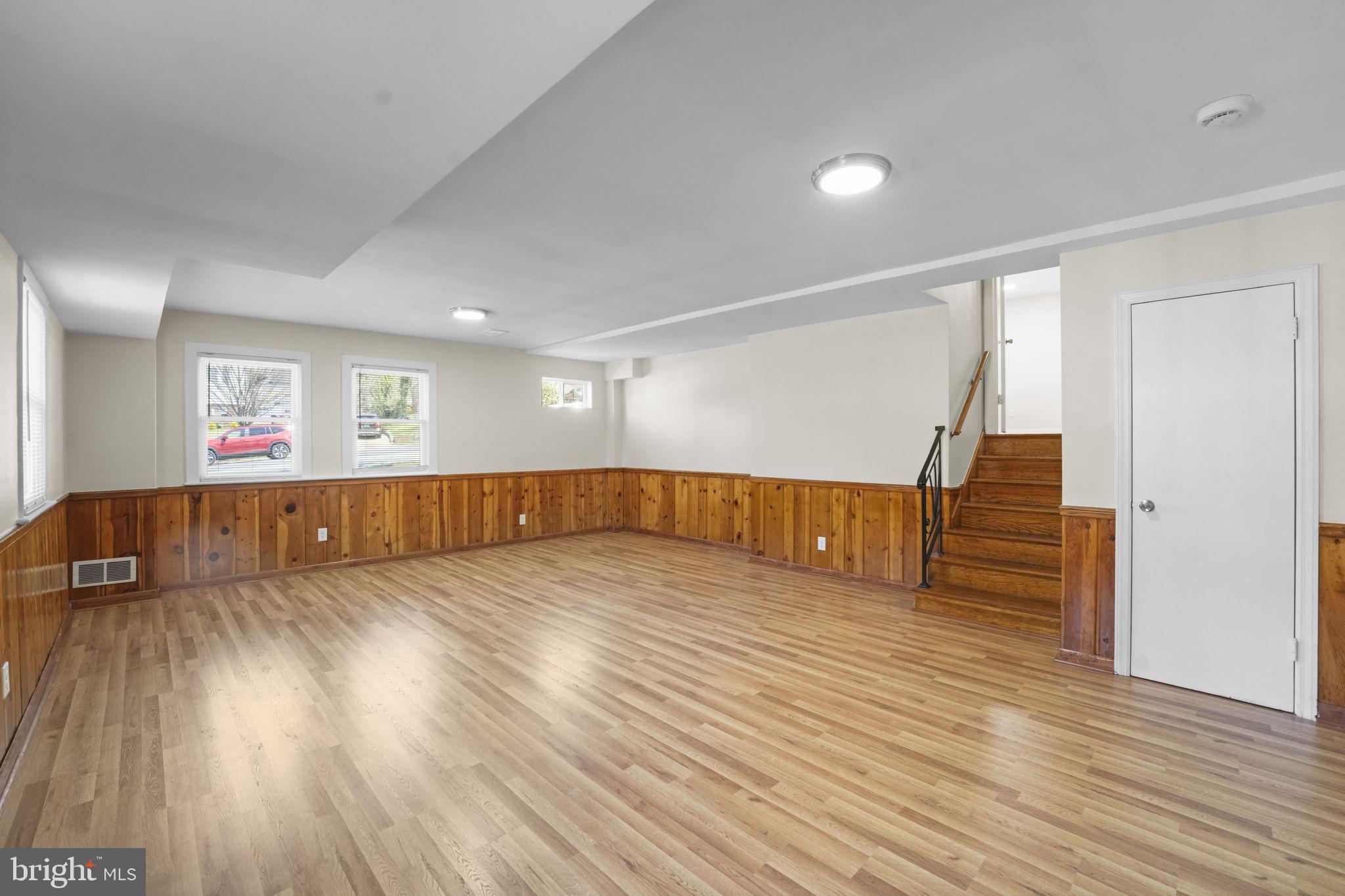 NEW CARROLLTON - Residential