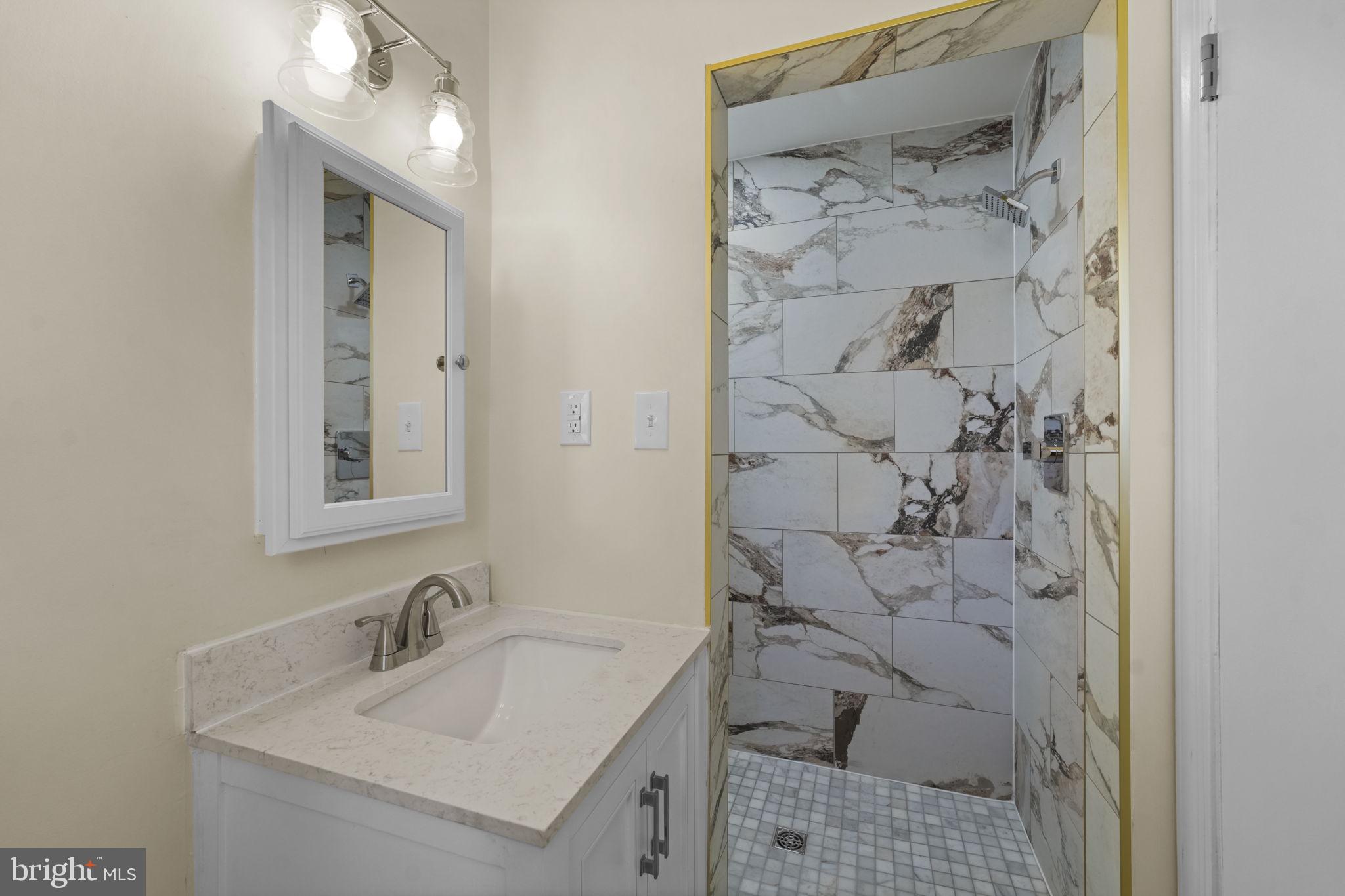 NEW CARROLLTON - Residential