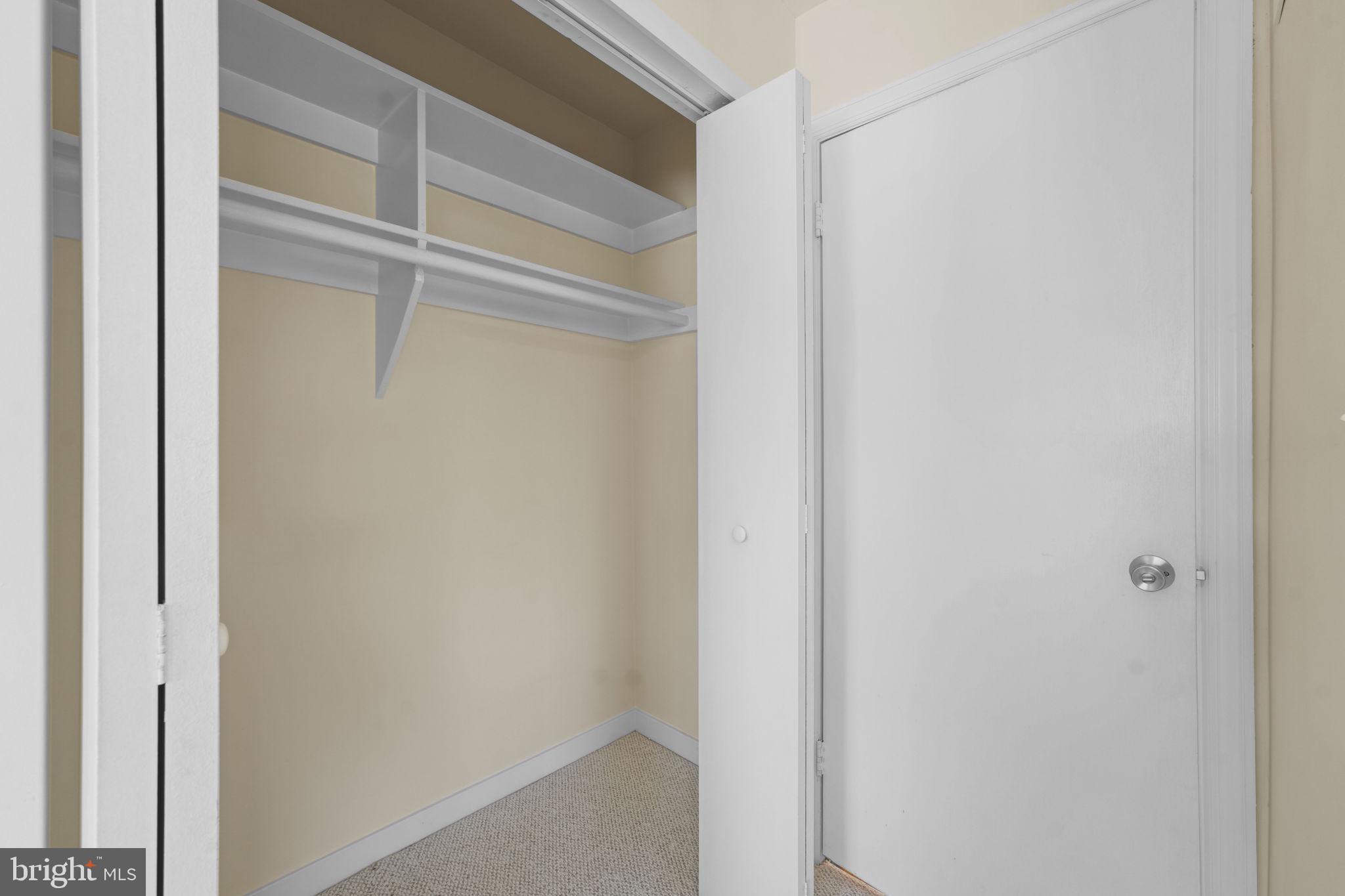 NEW CARROLLTON - Residential