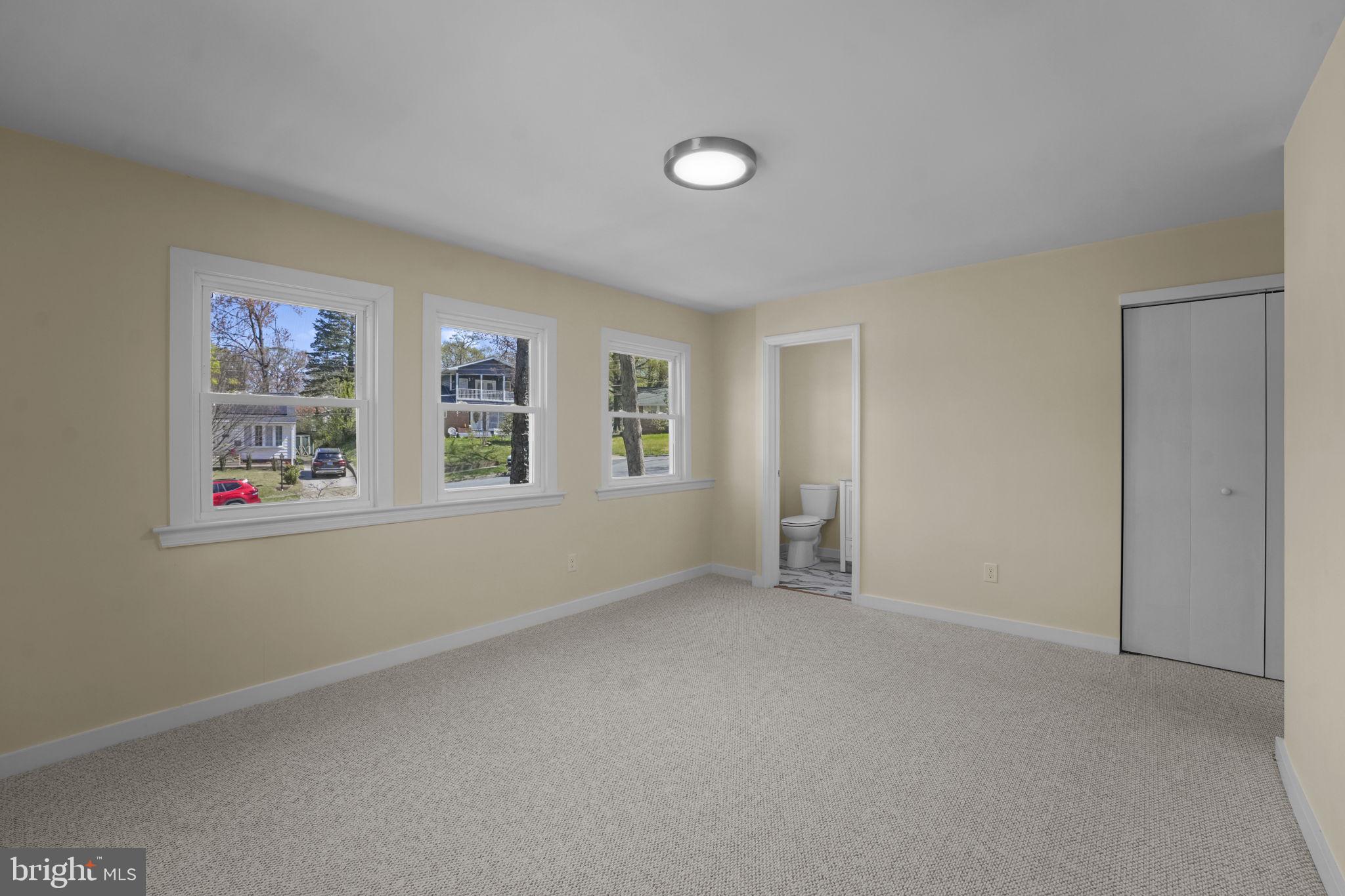 NEW CARROLLTON - Residential