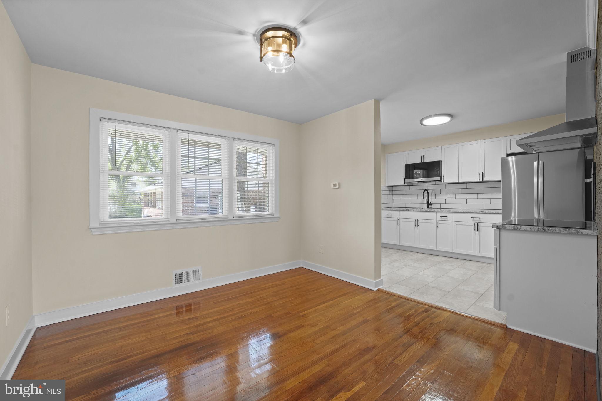 NEW CARROLLTON - Residential