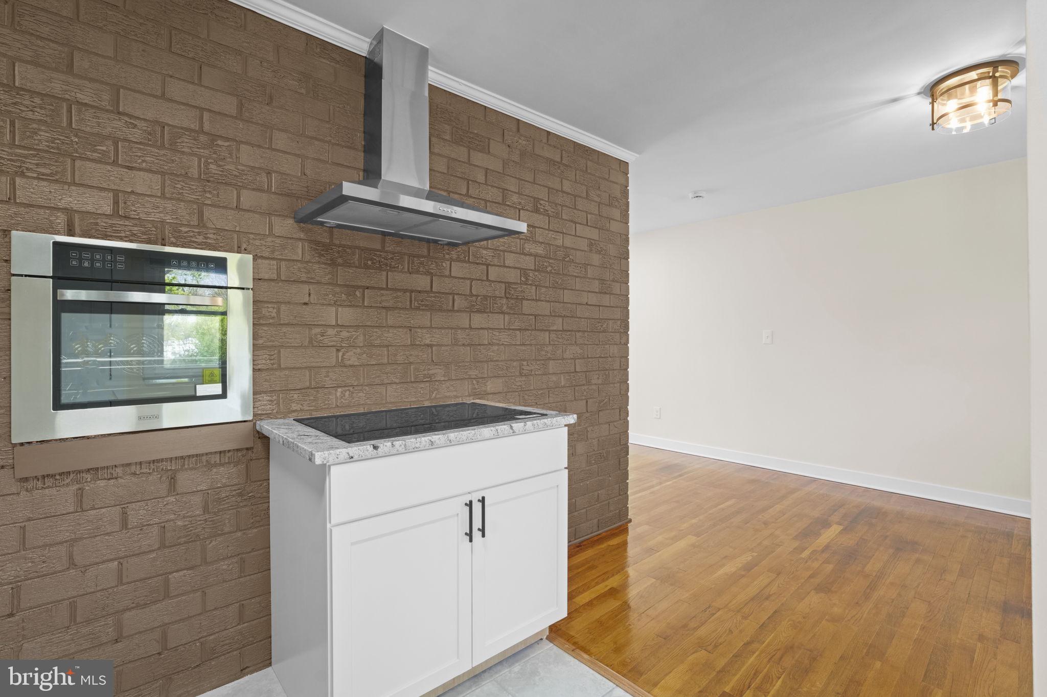 NEW CARROLLTON - Residential