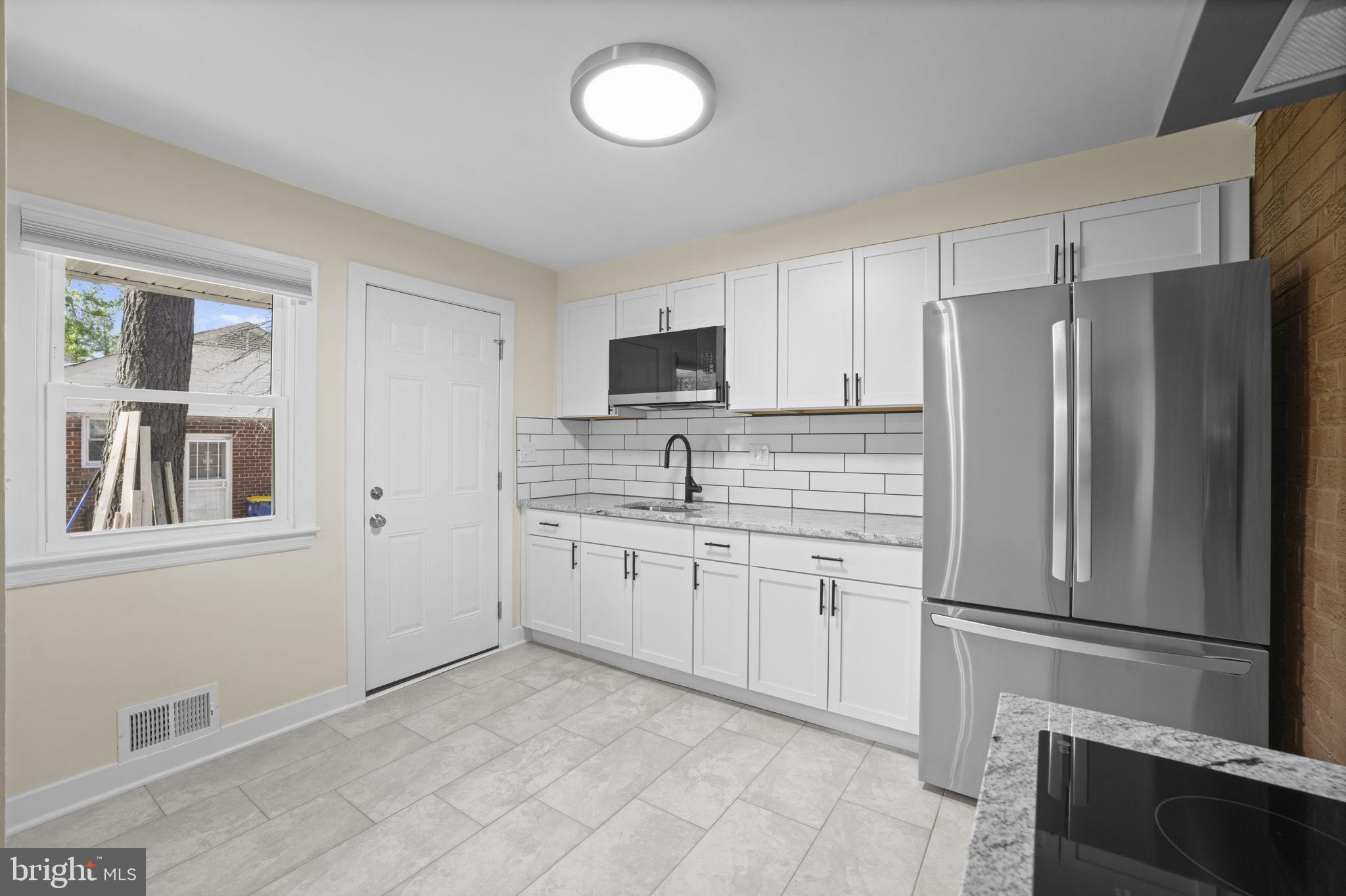 NEW CARROLLTON - Residential