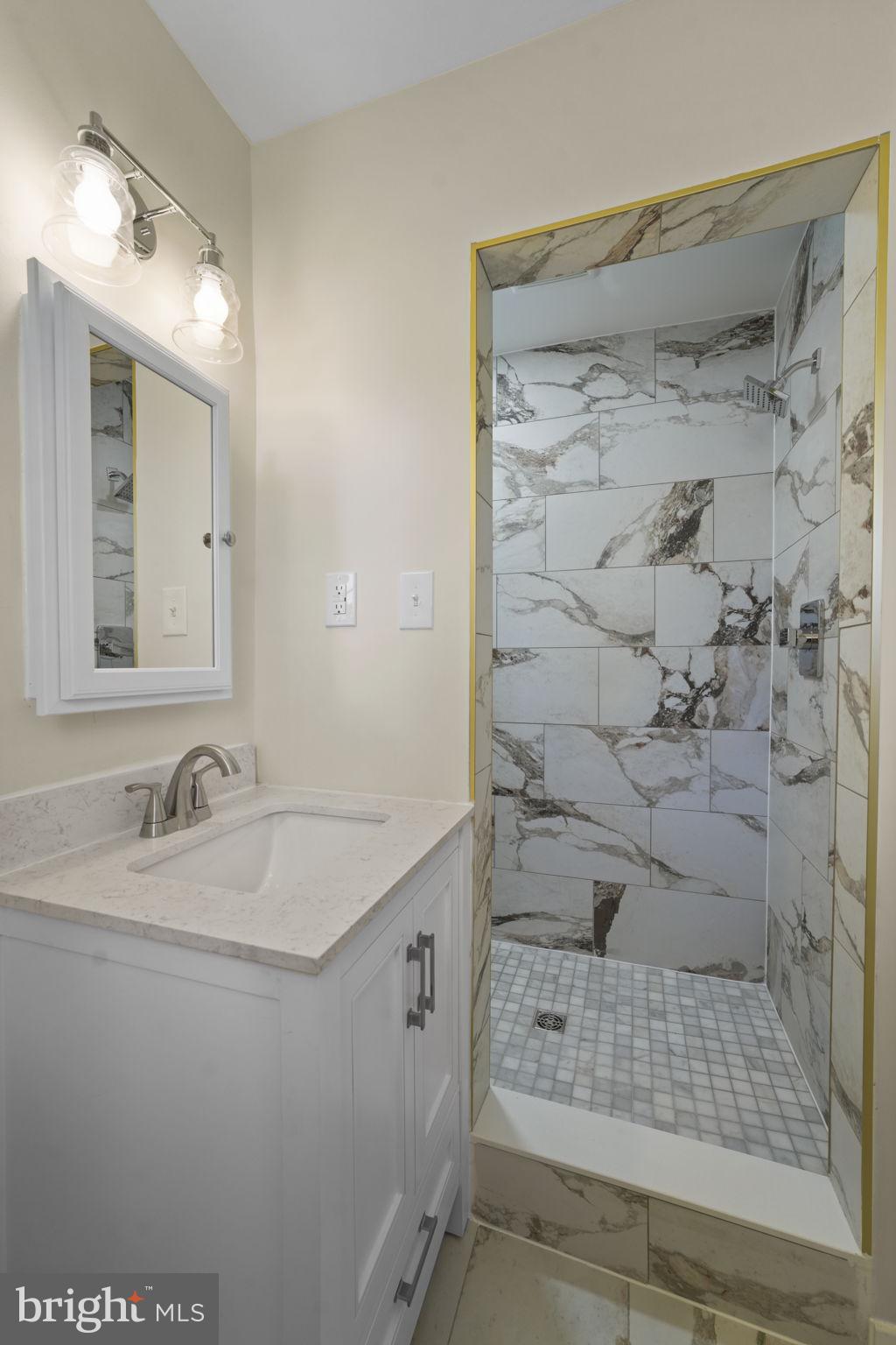 NEW CARROLLTON - Residential