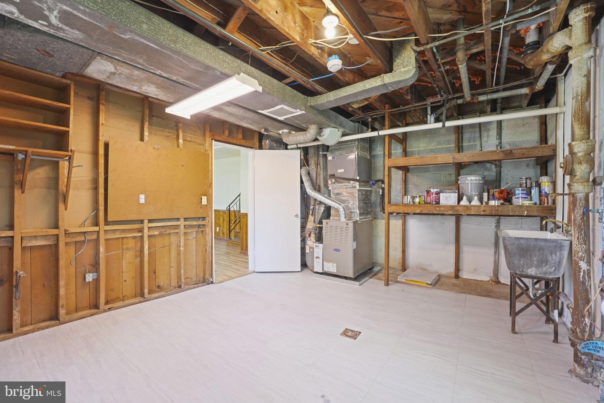 NEW CARROLLTON - Residential