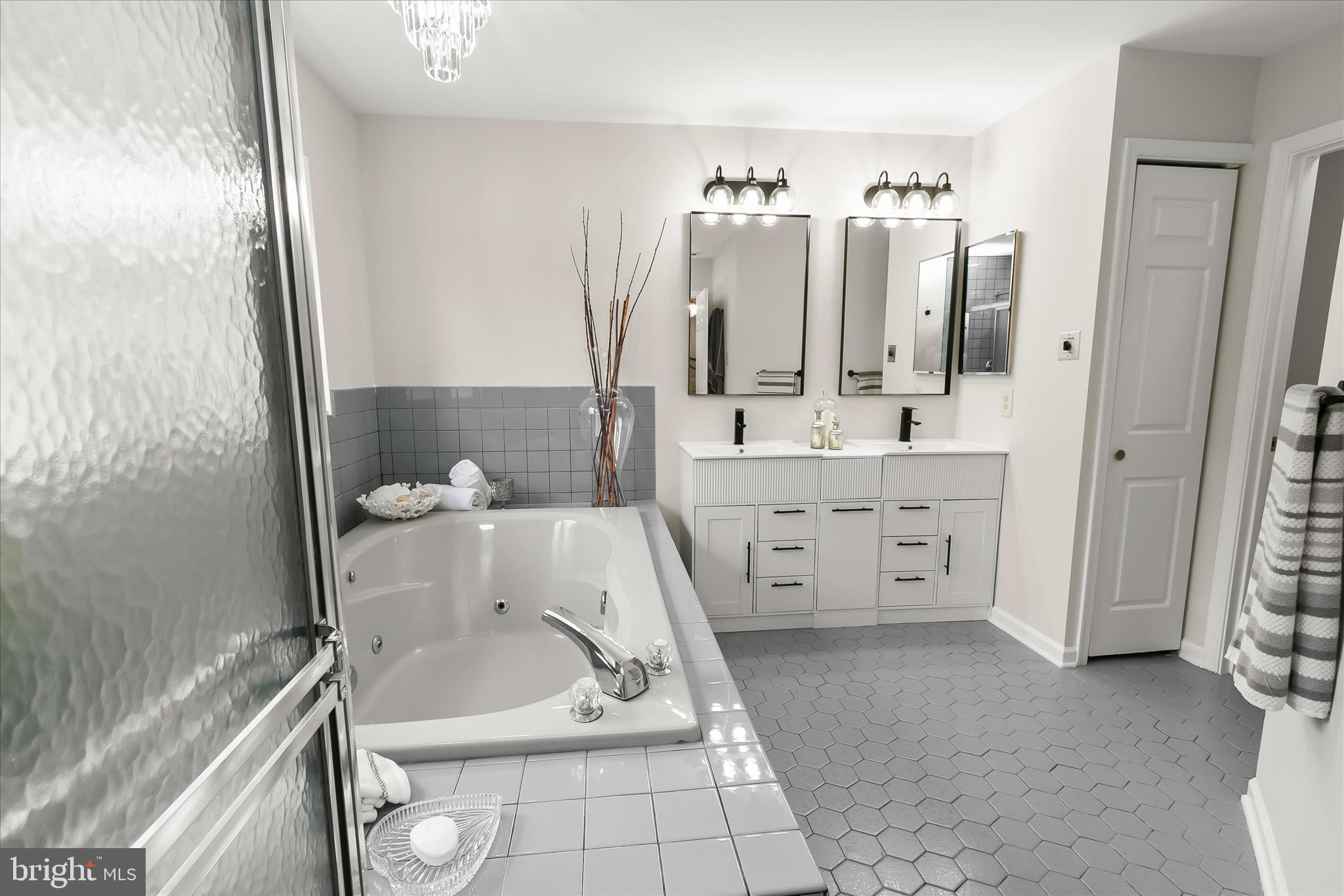 BOUNTY VISTA - Residential