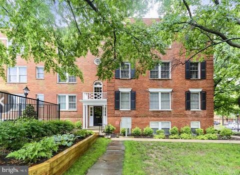 Photo of 504 Bashford Lane #3111, ALEXANDRIA, VA 22314 (MLS # VAAX2060030)
