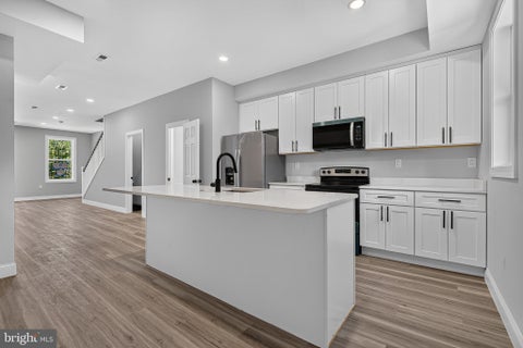 Townhouse For Sale - 319 E 24th Street<br/> Baltimore City County, BALTIMORE, MD 21218