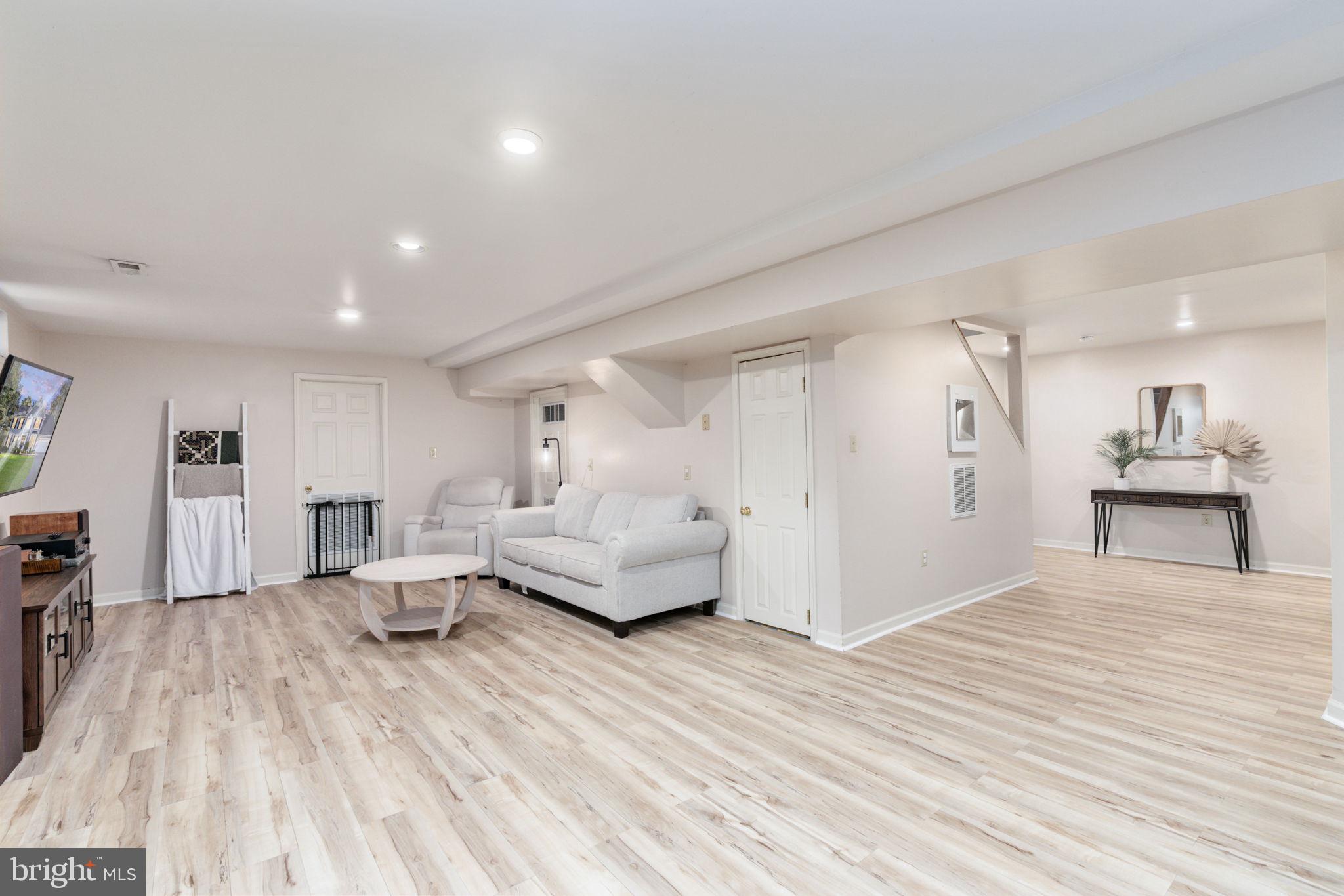 KINGSWOOD - Residential