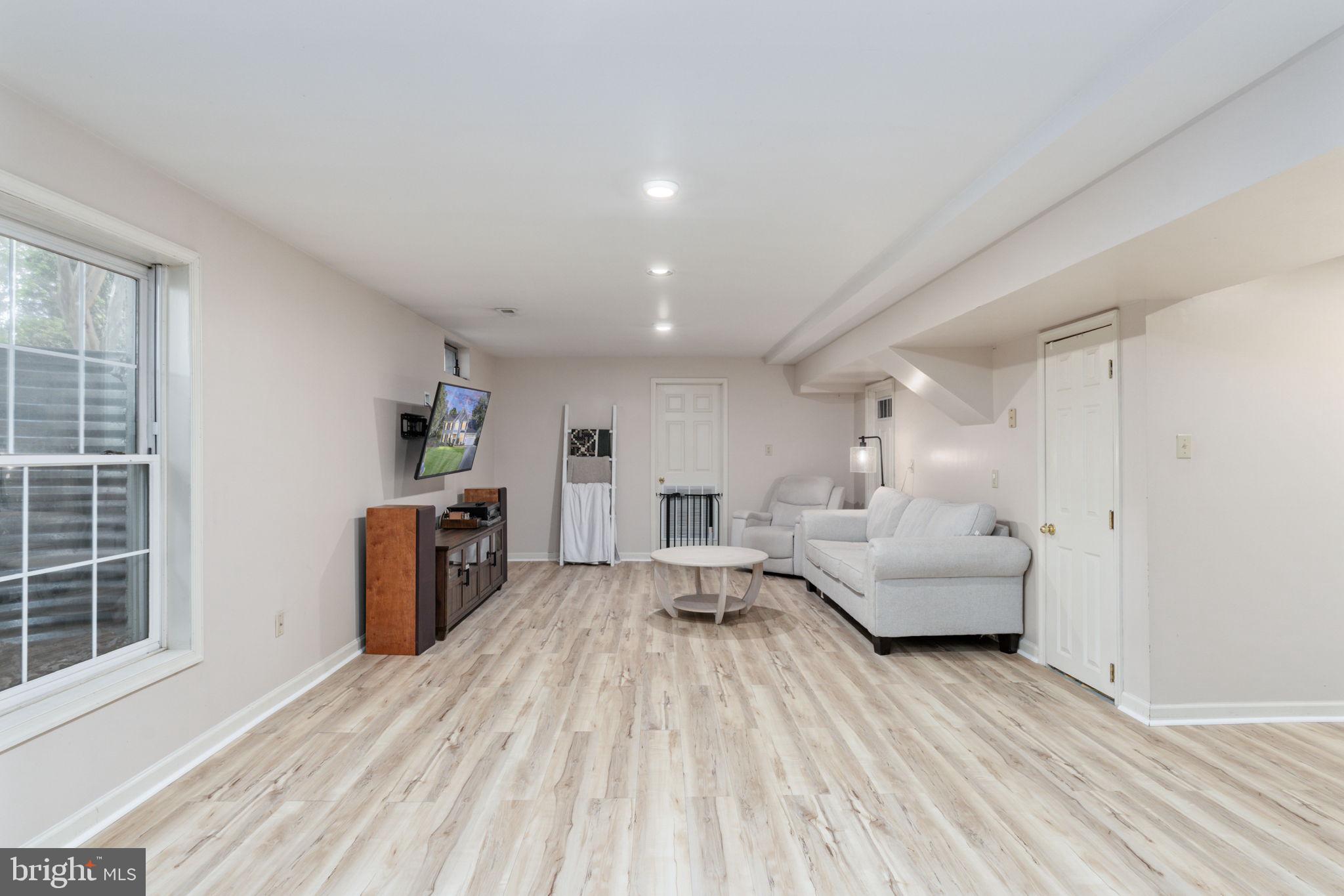 KINGSWOOD - Residential