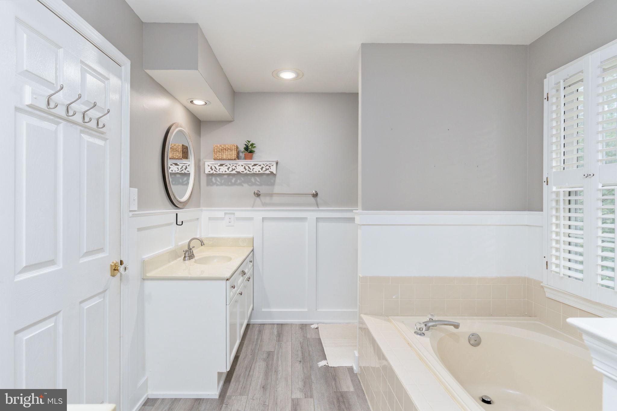 KINGSWOOD - Residential