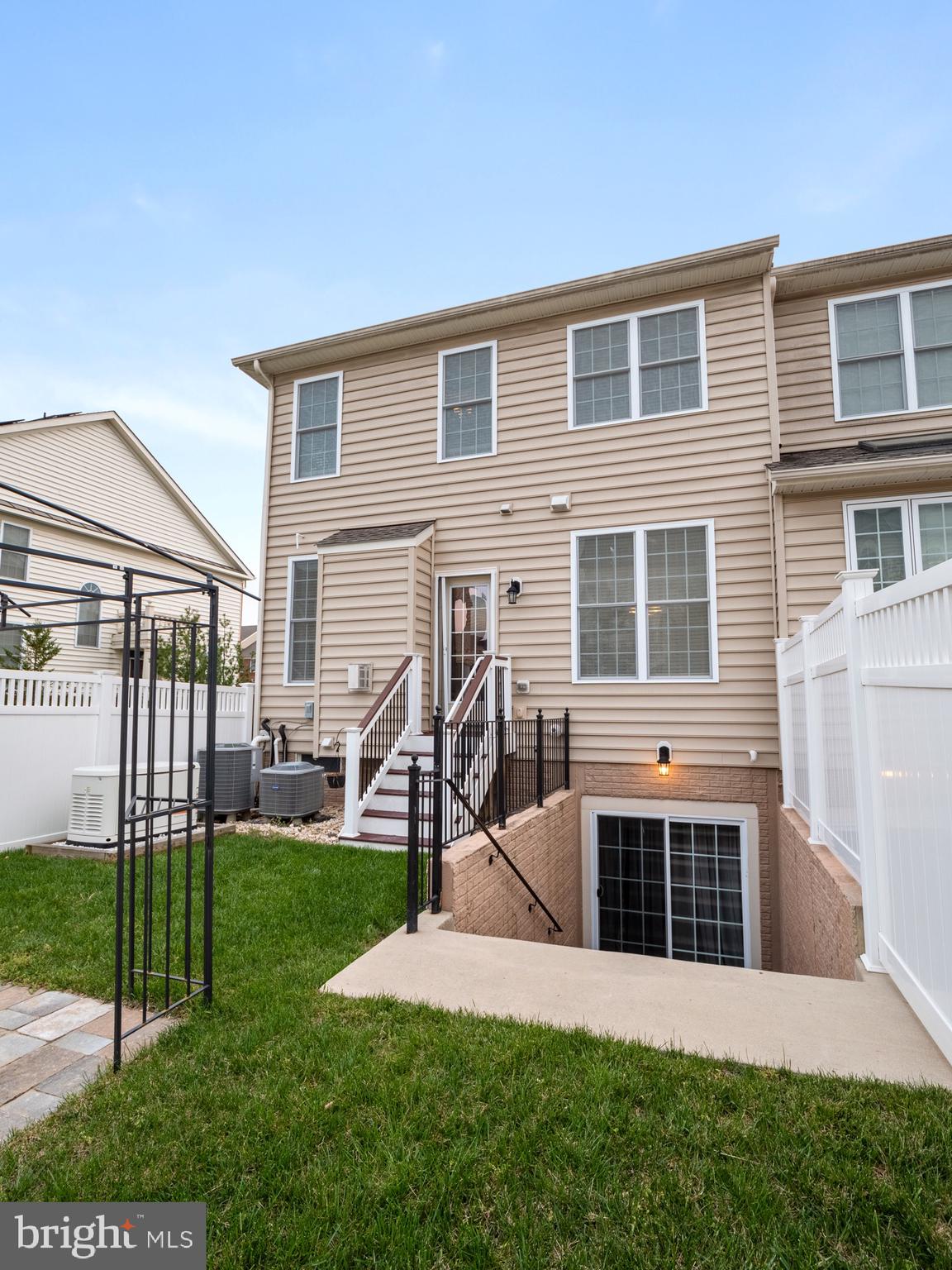 MARLBORO RIDGE - Residential