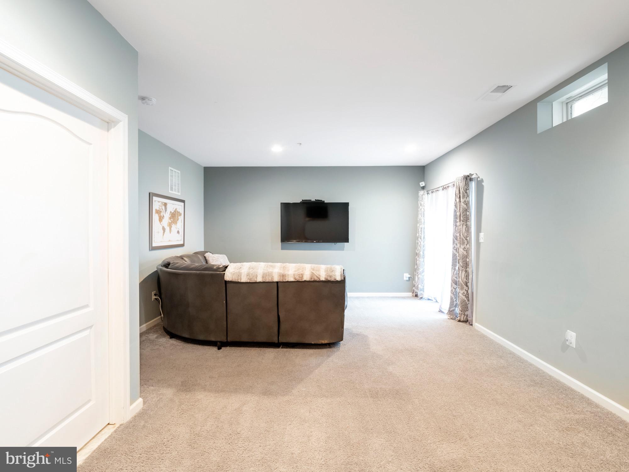 MARLBORO RIDGE - Residential