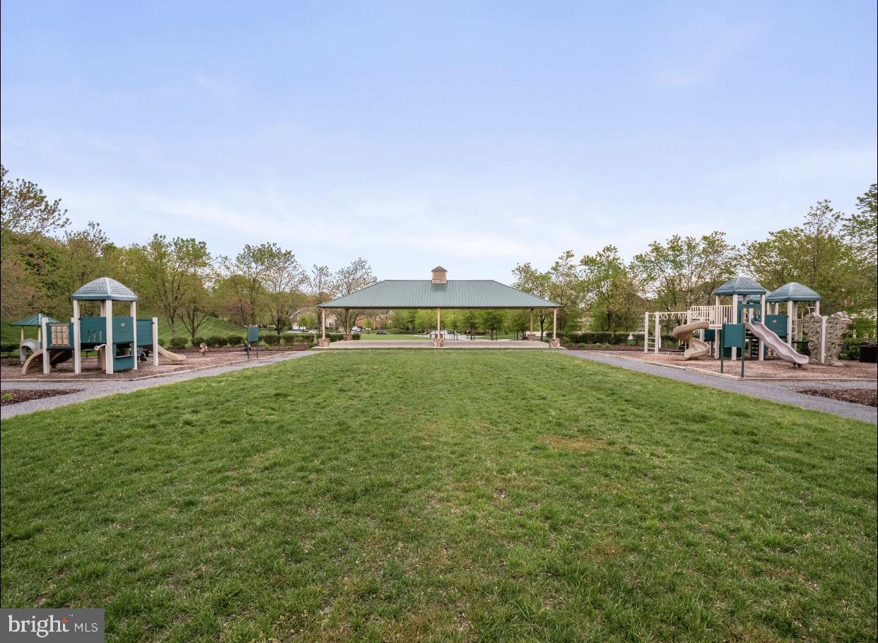 MARLBORO RIDGE - Residential