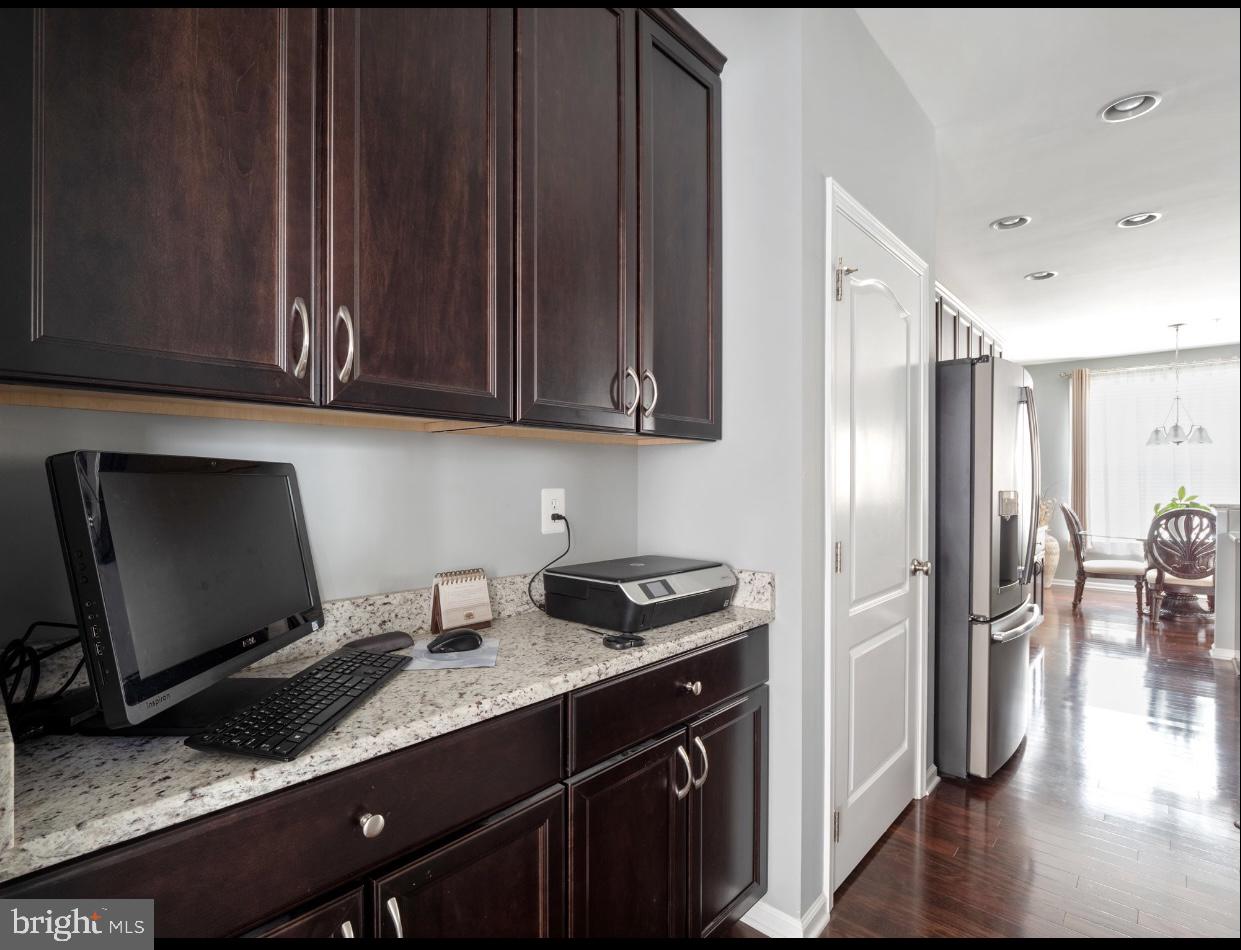 MARLBORO RIDGE - Residential