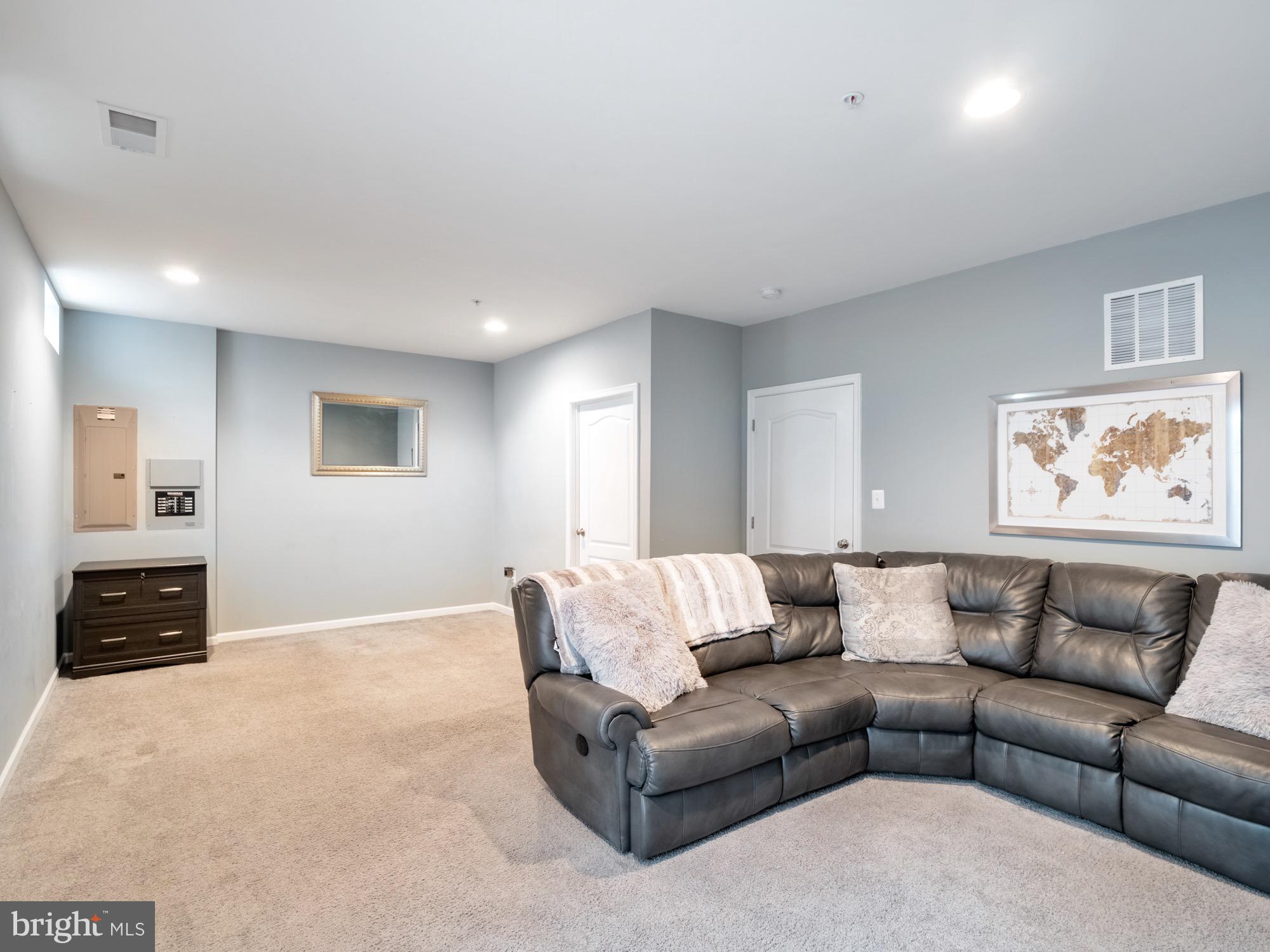 MARLBORO RIDGE - Residential