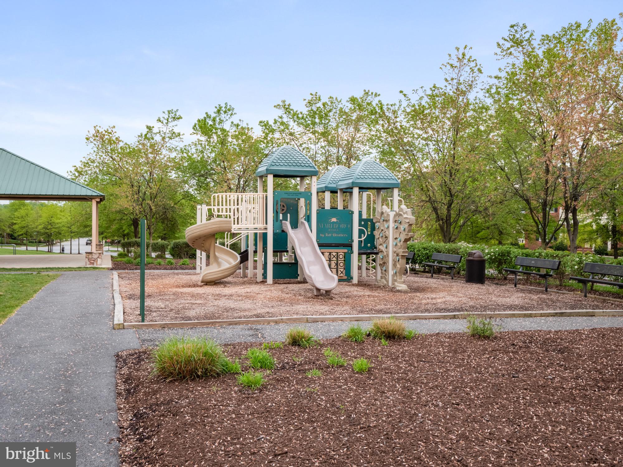 MARLBORO RIDGE - Residential