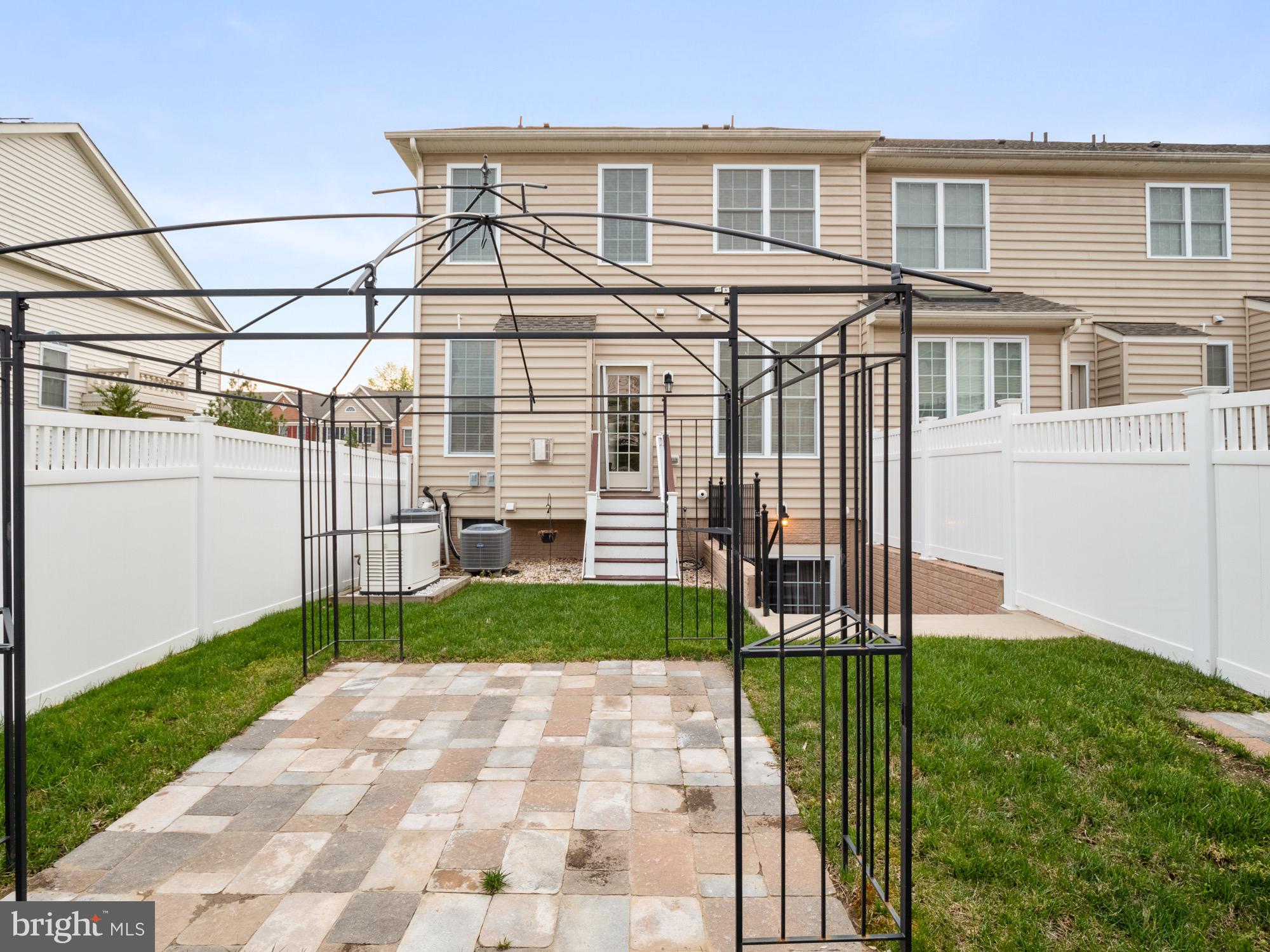 MARLBORO RIDGE - Residential