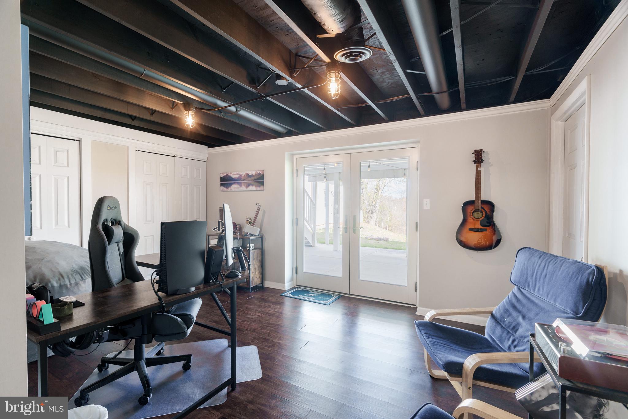 WALNUT TERRACE - Residential