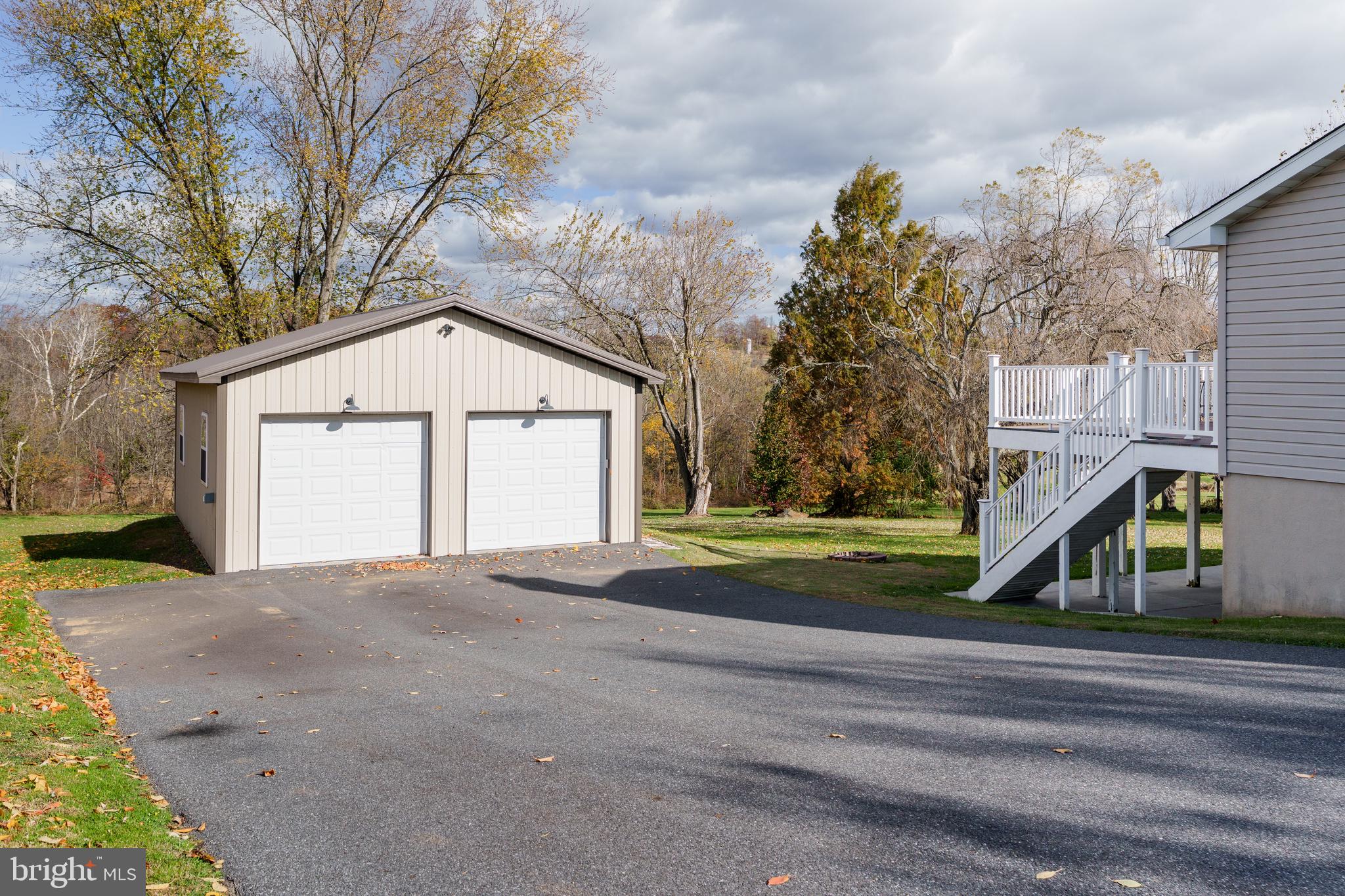WALNUT TERRACE - Residential