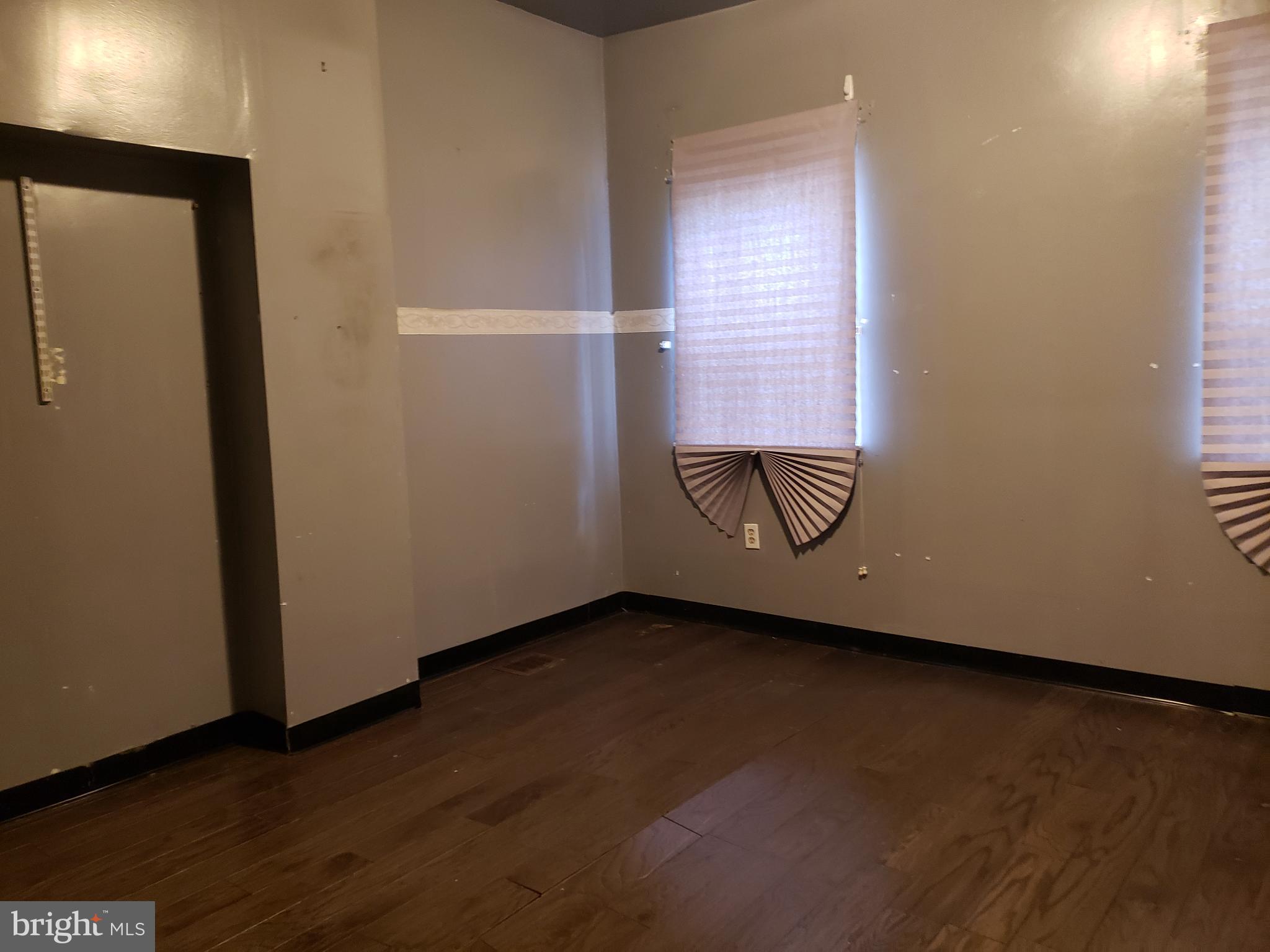 POINT BREEZE - Residential