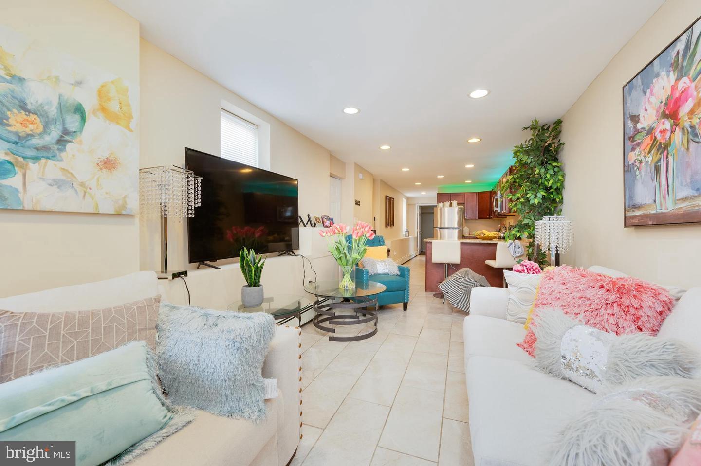 1233 GREEN STREET