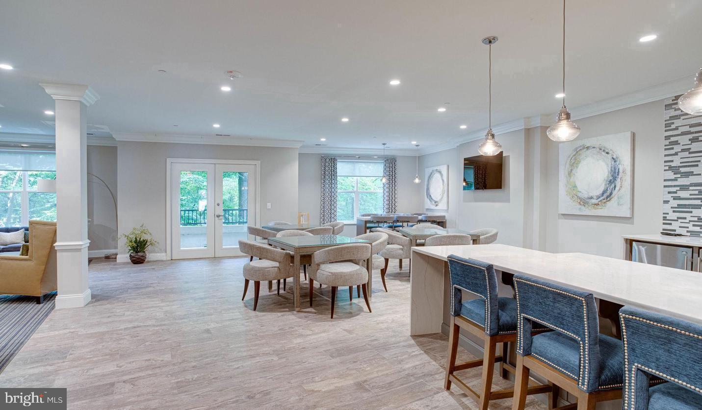 THE ENCLAVE - Residential Lease