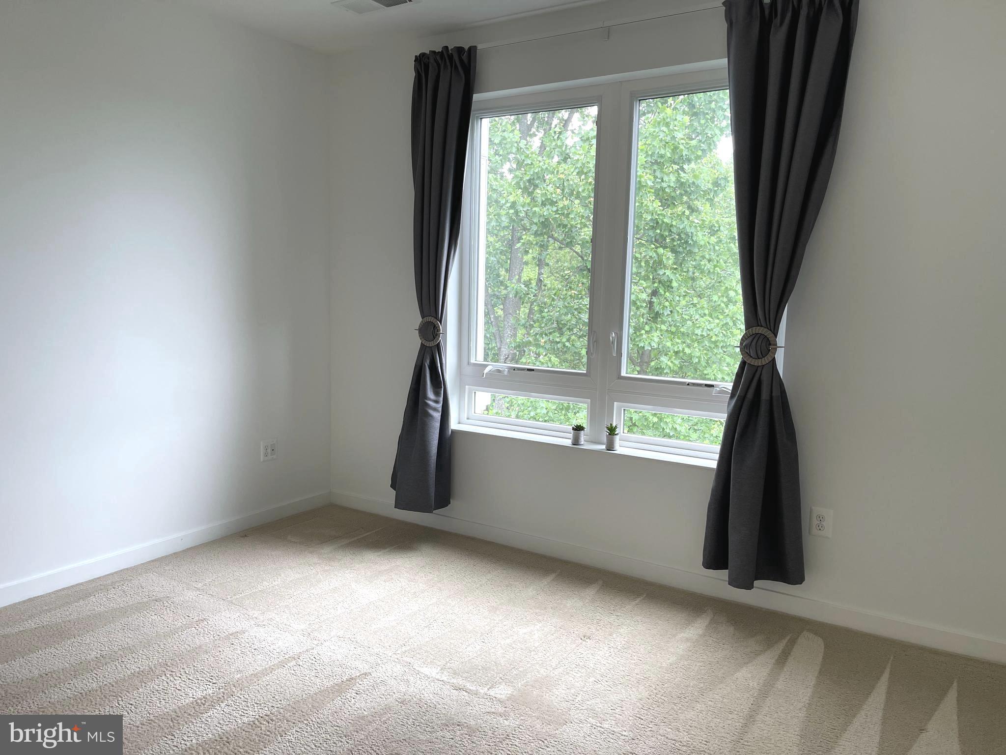 THE ENCLAVE - Residential Lease