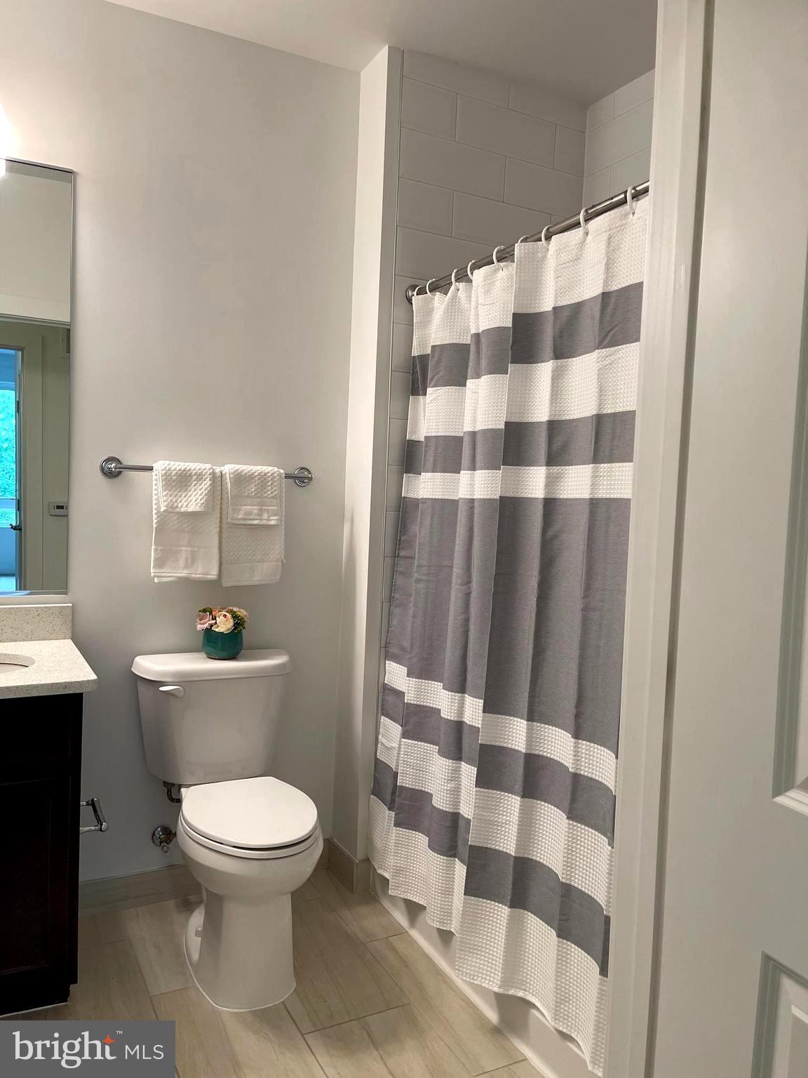 THE ENCLAVE - Residential Lease