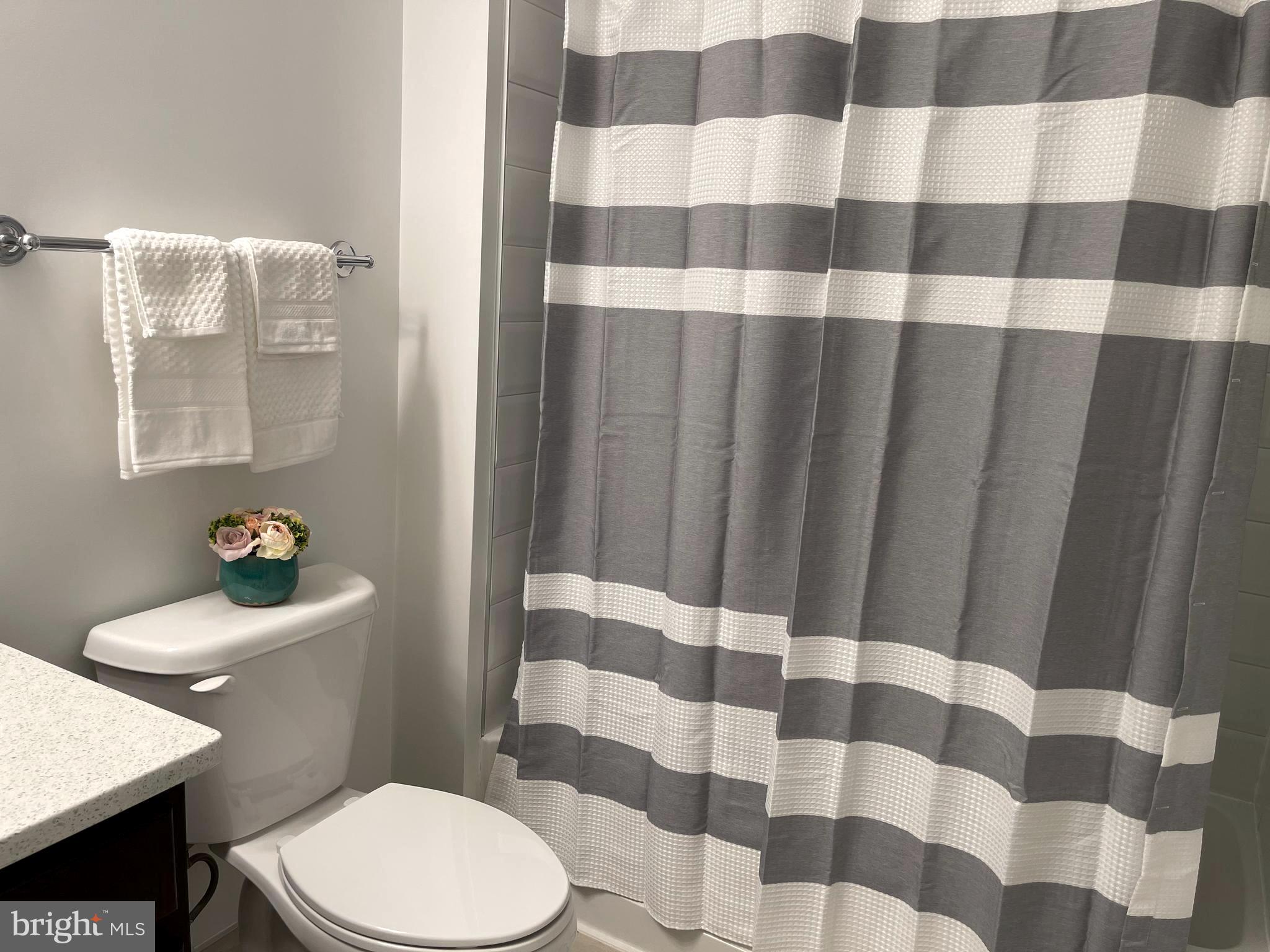 THE ENCLAVE - Residential Lease