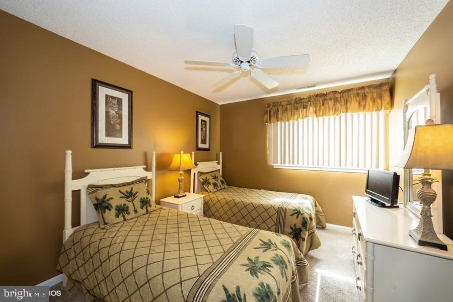 HIDDEN HARBOR - Residential