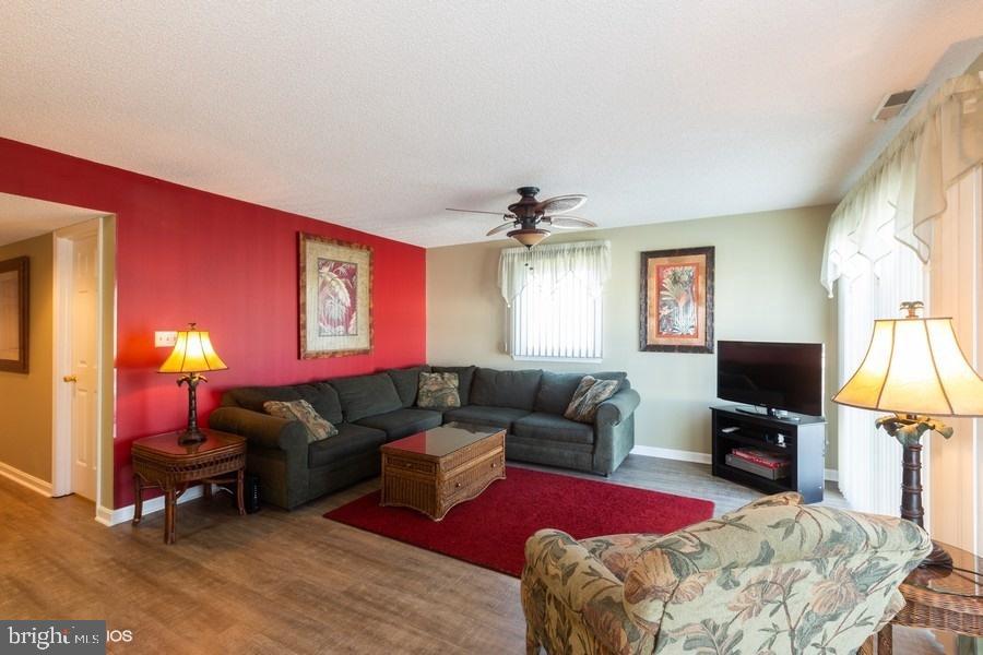 HIDDEN HARBOR - Residential