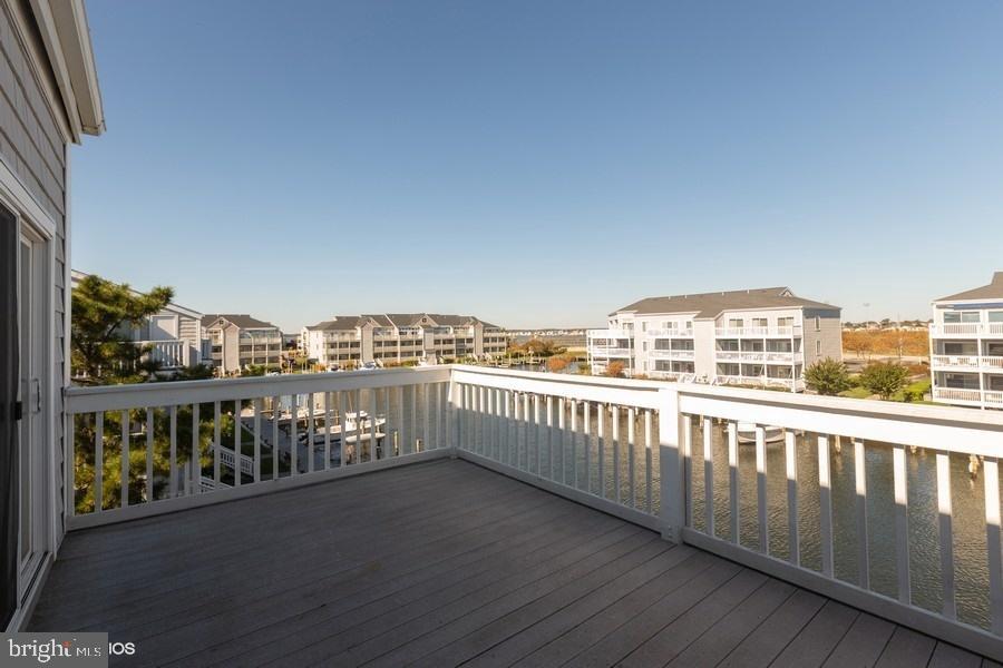 HIDDEN HARBOR - Residential