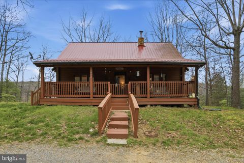 412 HIDEAWAY LANE BERKELEY SPRINGS WV 25411