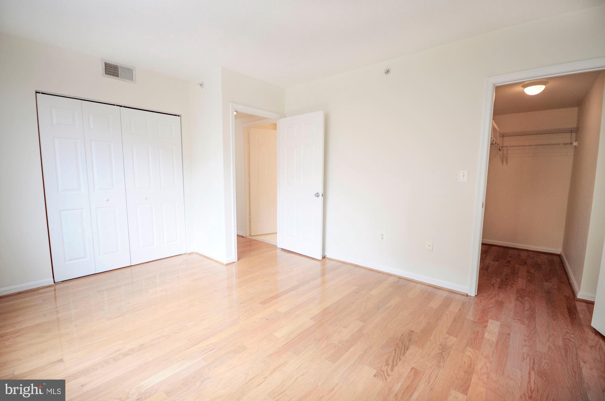 LEXINGTON SQUARE - Residential Lease