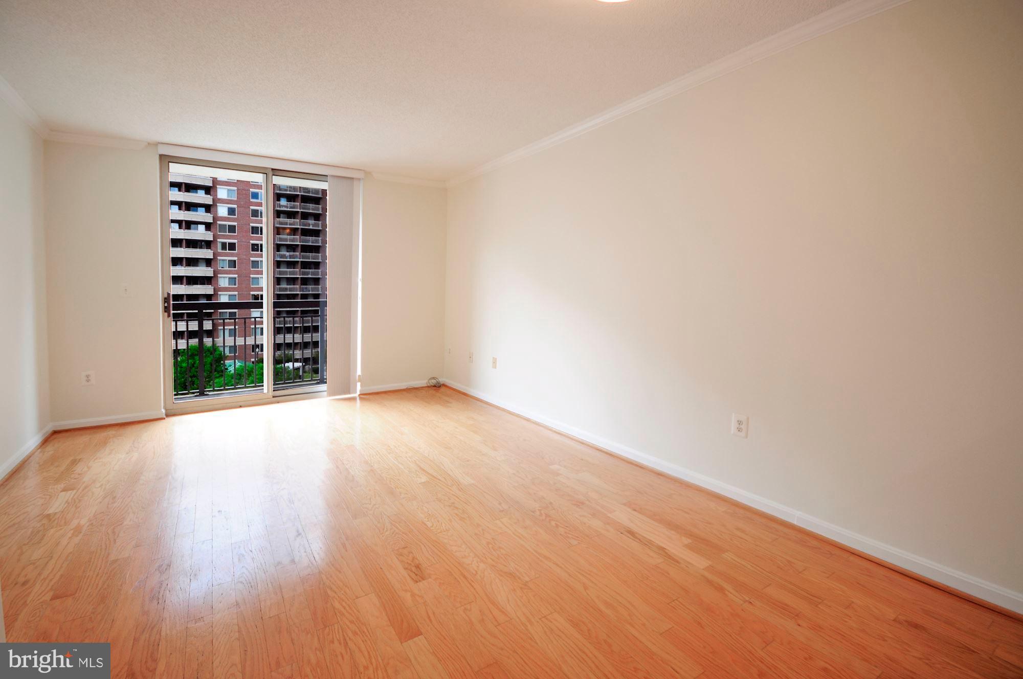 LEXINGTON SQUARE - Residential Lease