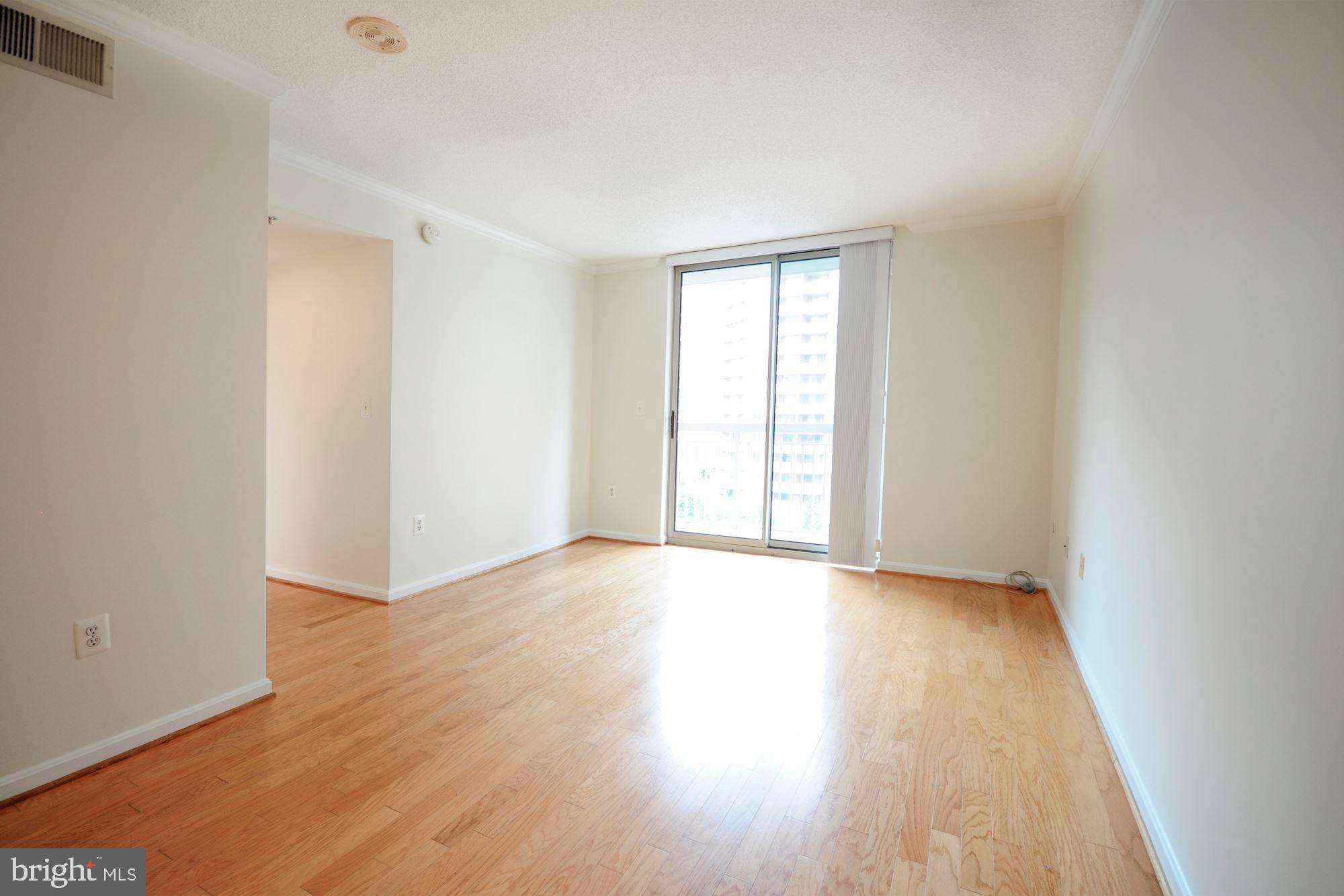 LEXINGTON SQUARE - Residential Lease