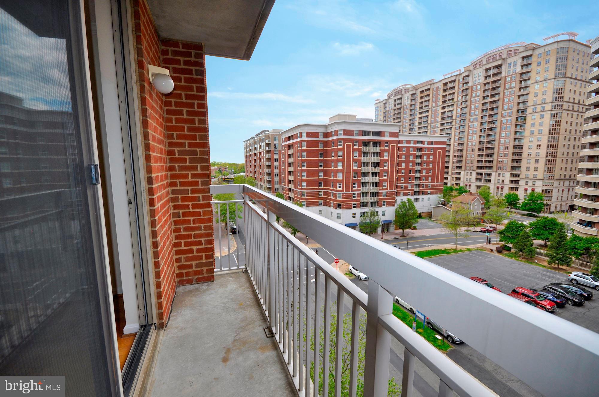 LEXINGTON SQUARE - Residential Lease