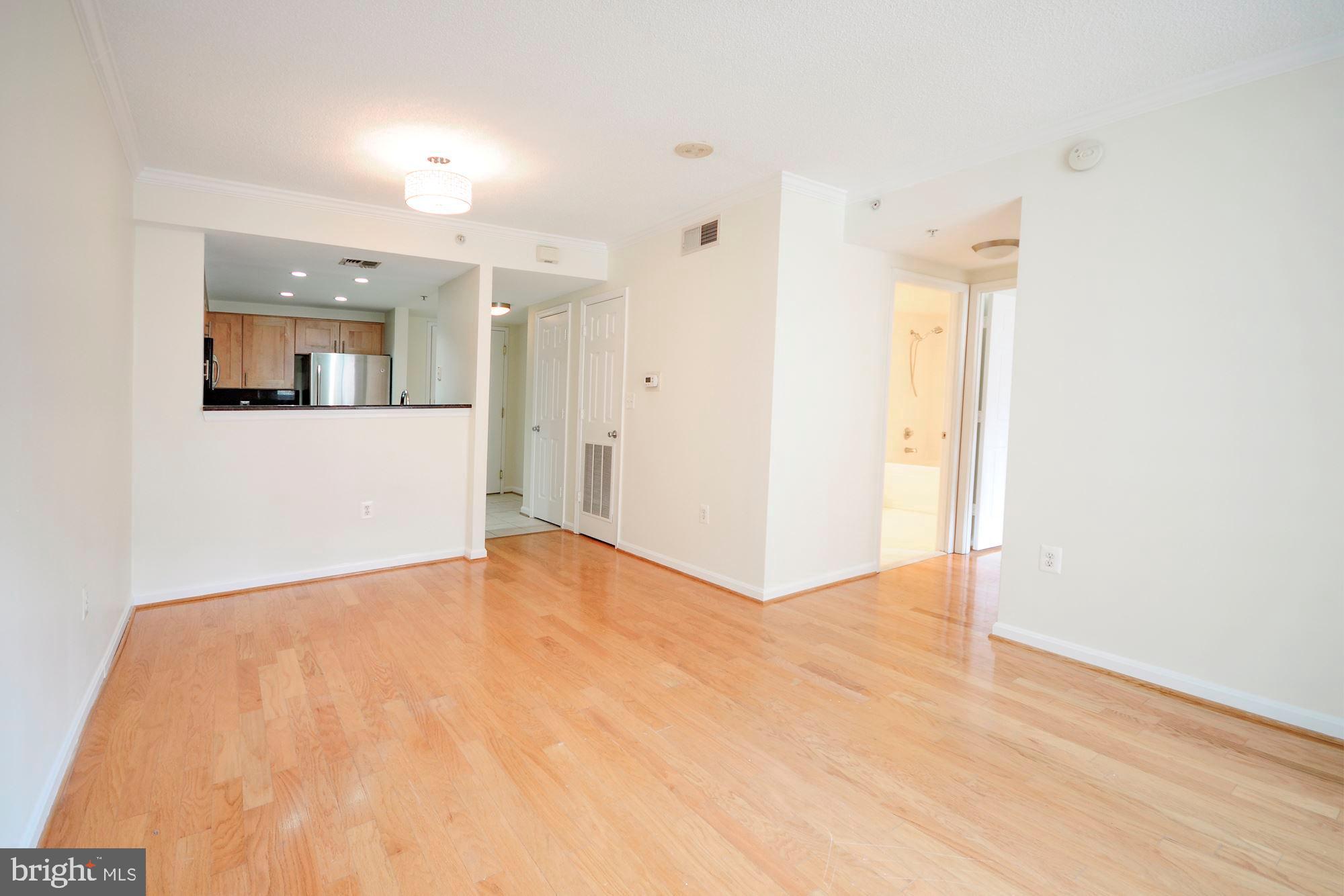 LEXINGTON SQUARE - Residential Lease