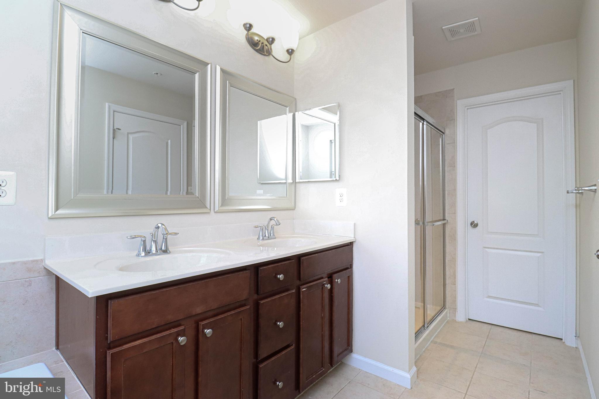 GLENEAGLES SOUTH - Residential Lease