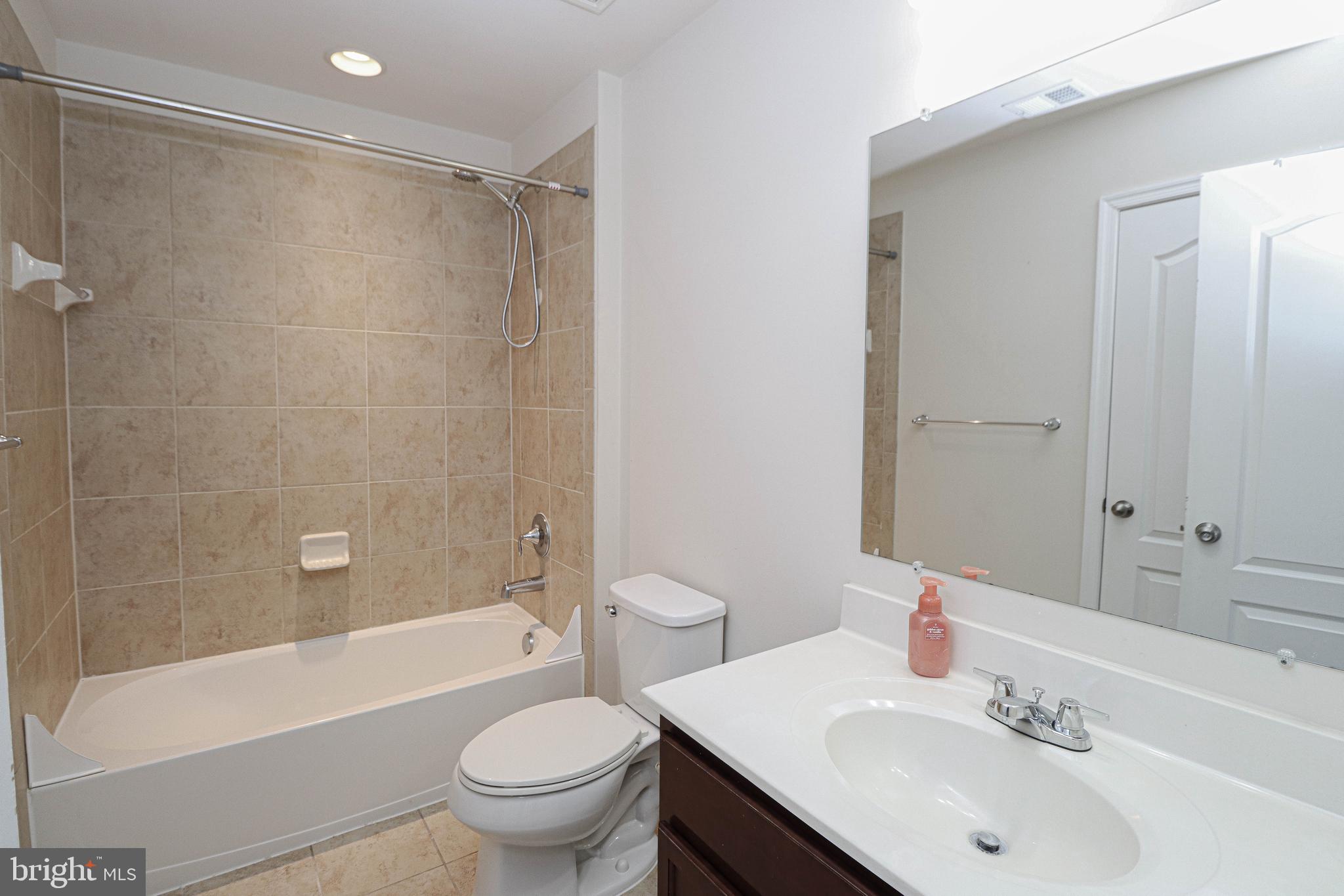 GLENEAGLES SOUTH - Residential Lease