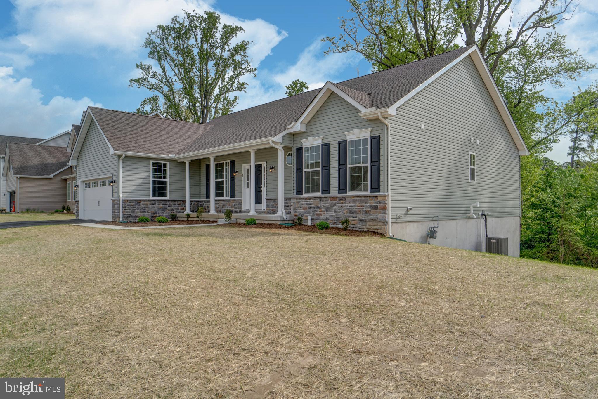 211 LAKS COURT JEFFERSON