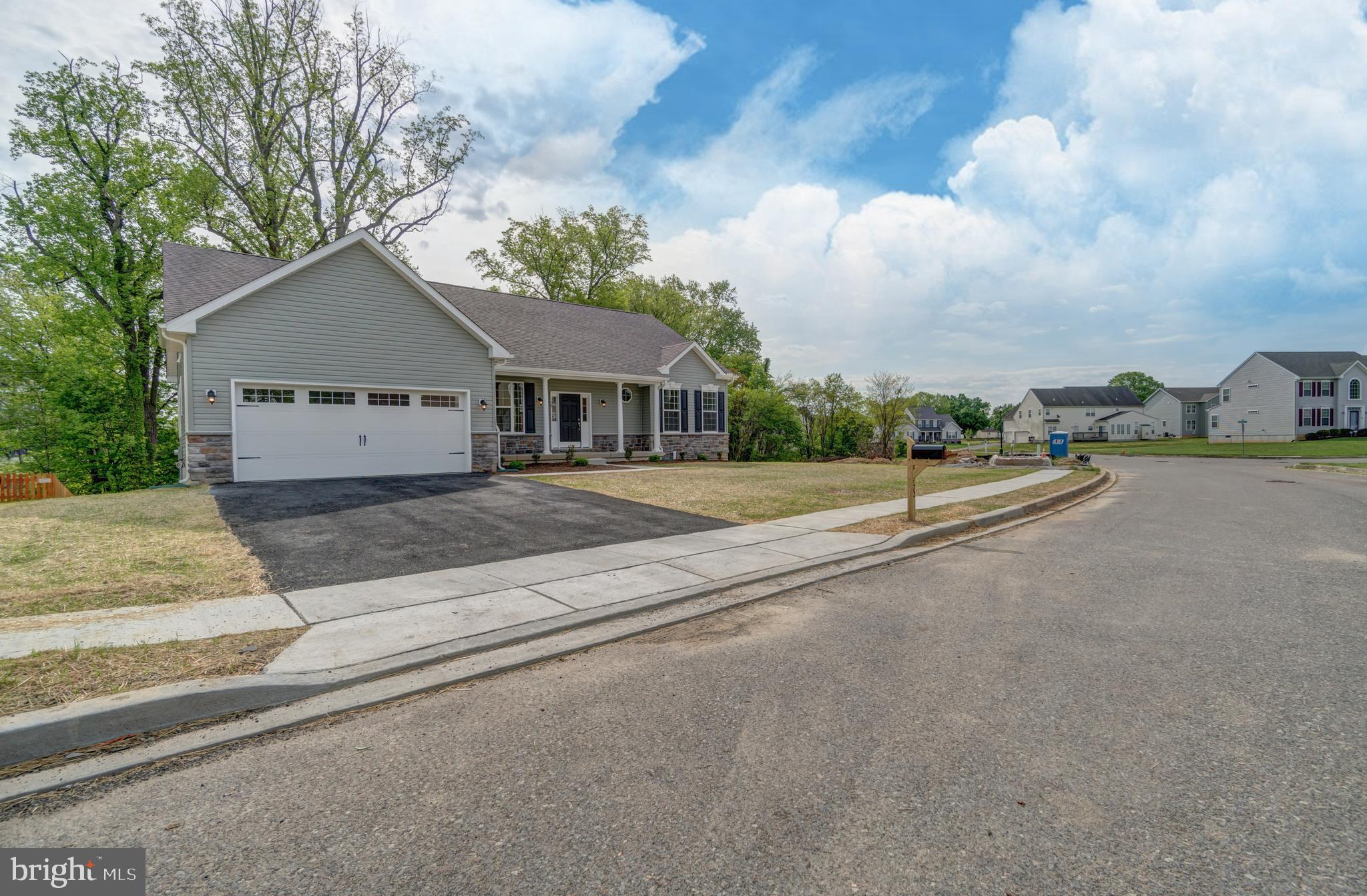 211 LAKS COURT JEFFERSON