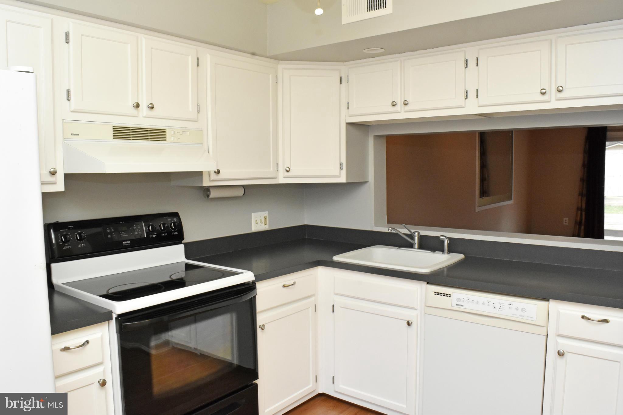 GLENSHIRE TOWNE - Residential Lease