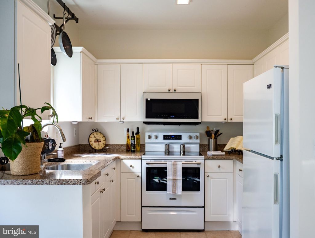 Photo of 4561 Strutfield Lane #3115, ALEXANDRIA, VA 22311 (MLS # VAAX2050576)